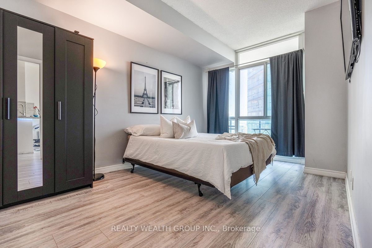 3939 Duke Of York Boulevard, #2505
