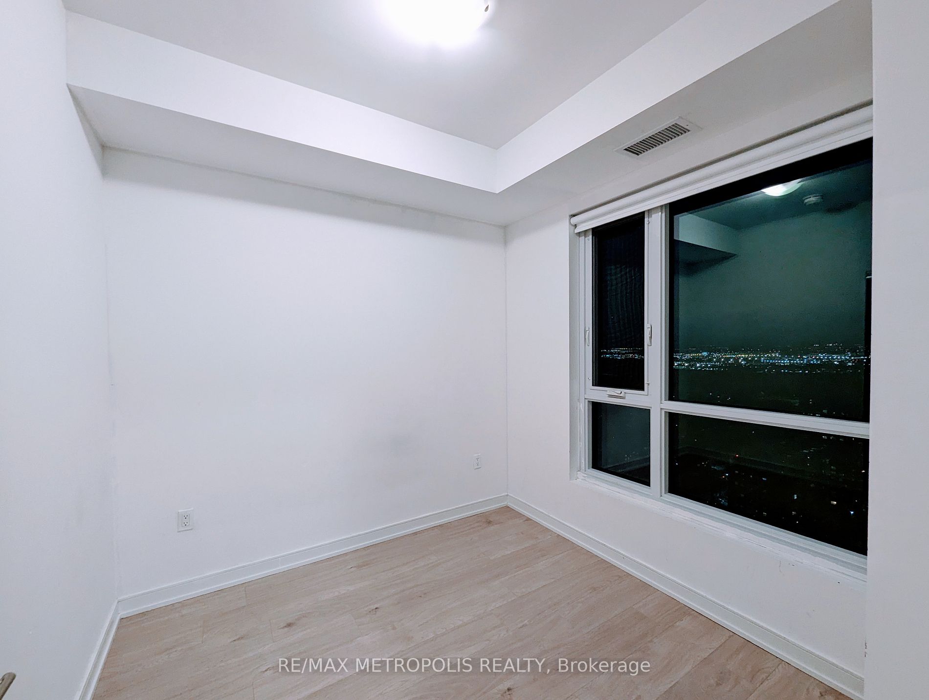 8 Nahani Way #3403