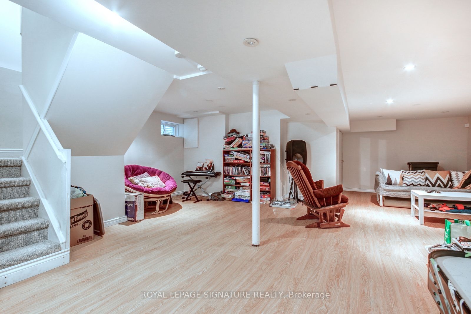 4188 Martlen Crescent