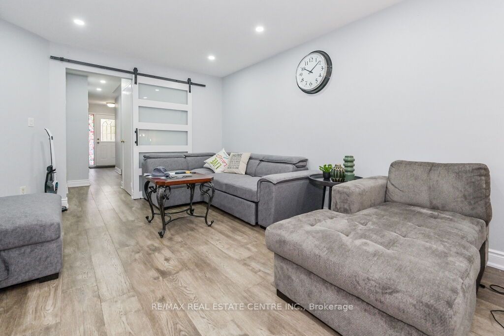 28 Dawson Road