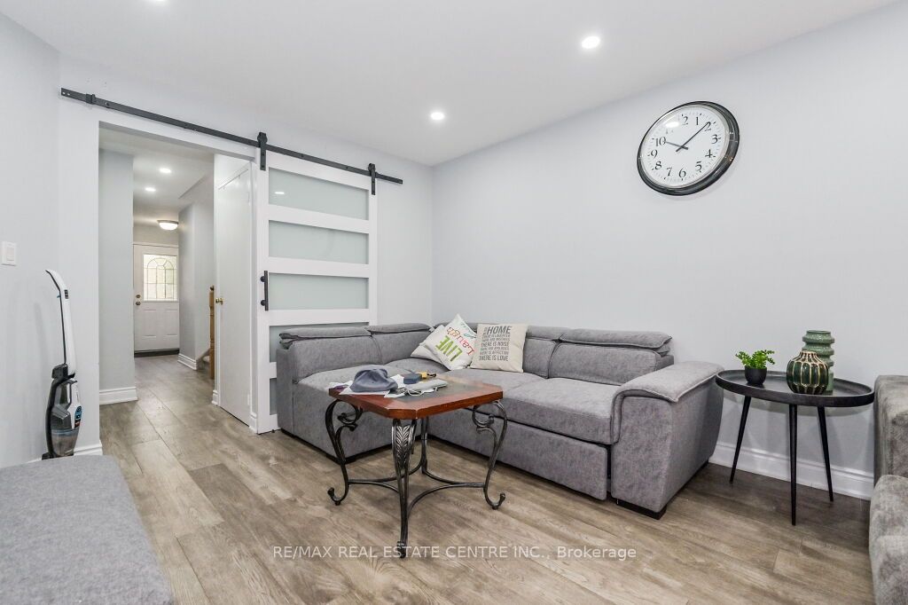 28 Dawson Road