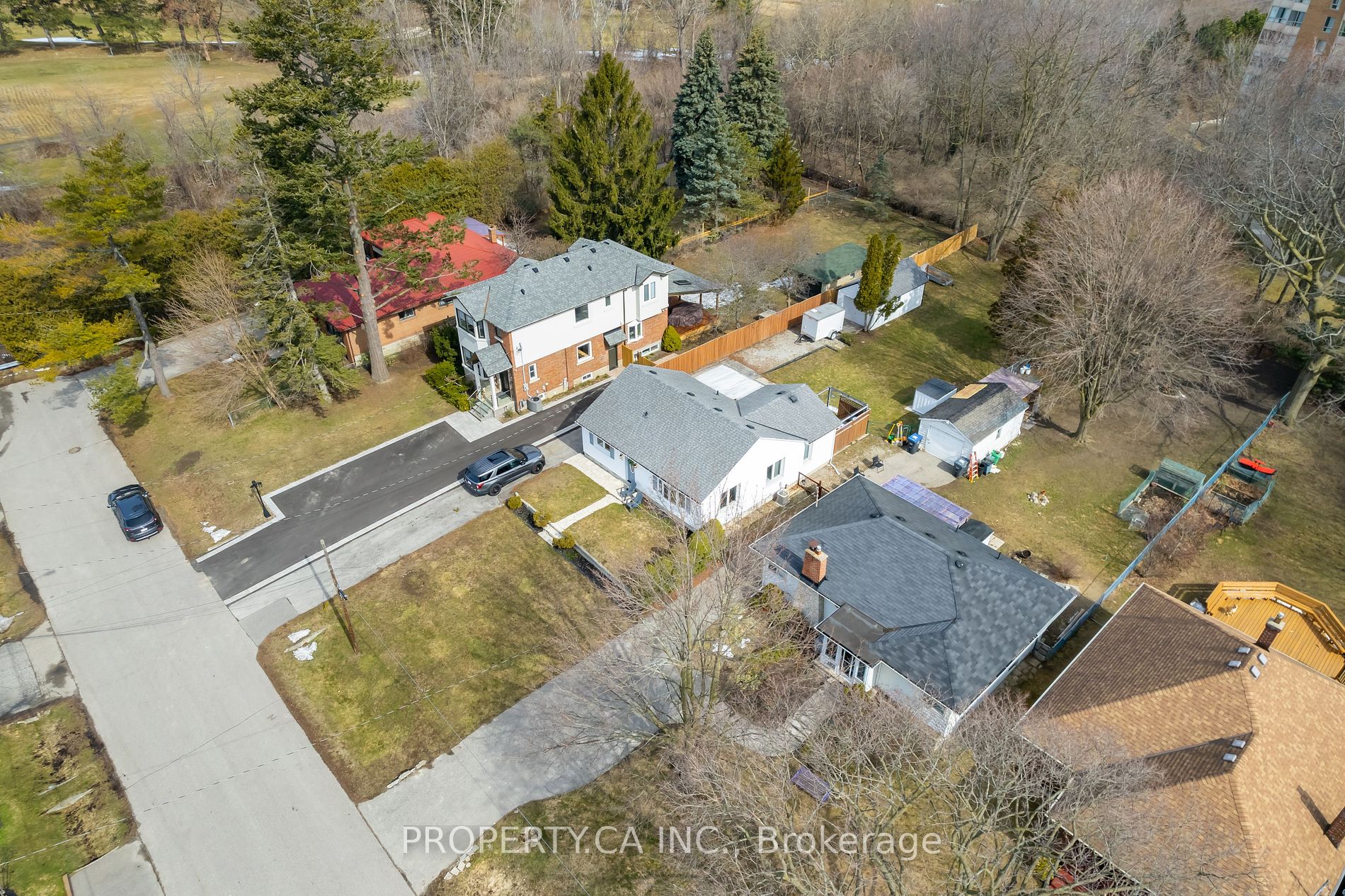 1079 Deta Rd