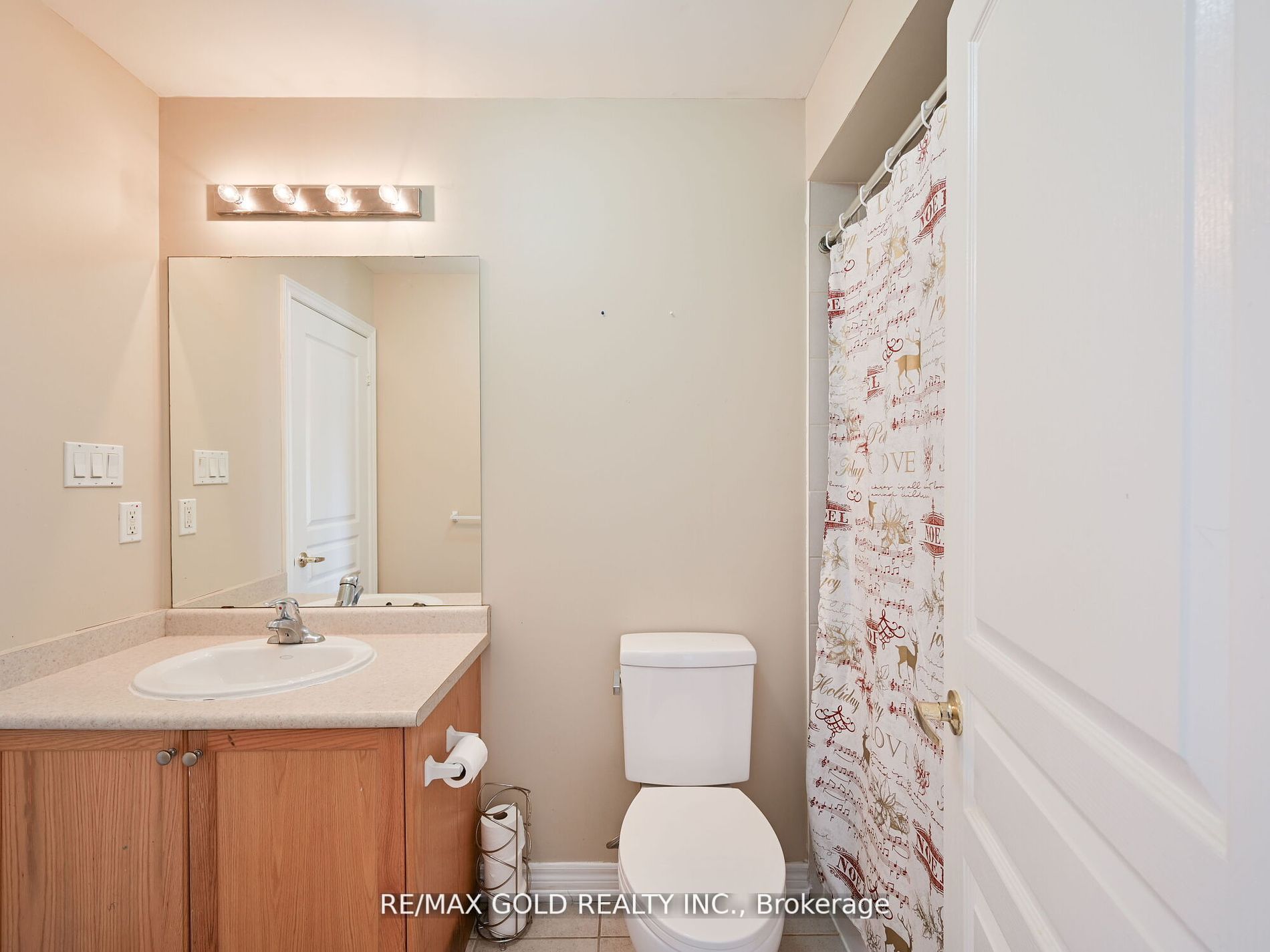 25 Maverick Cres