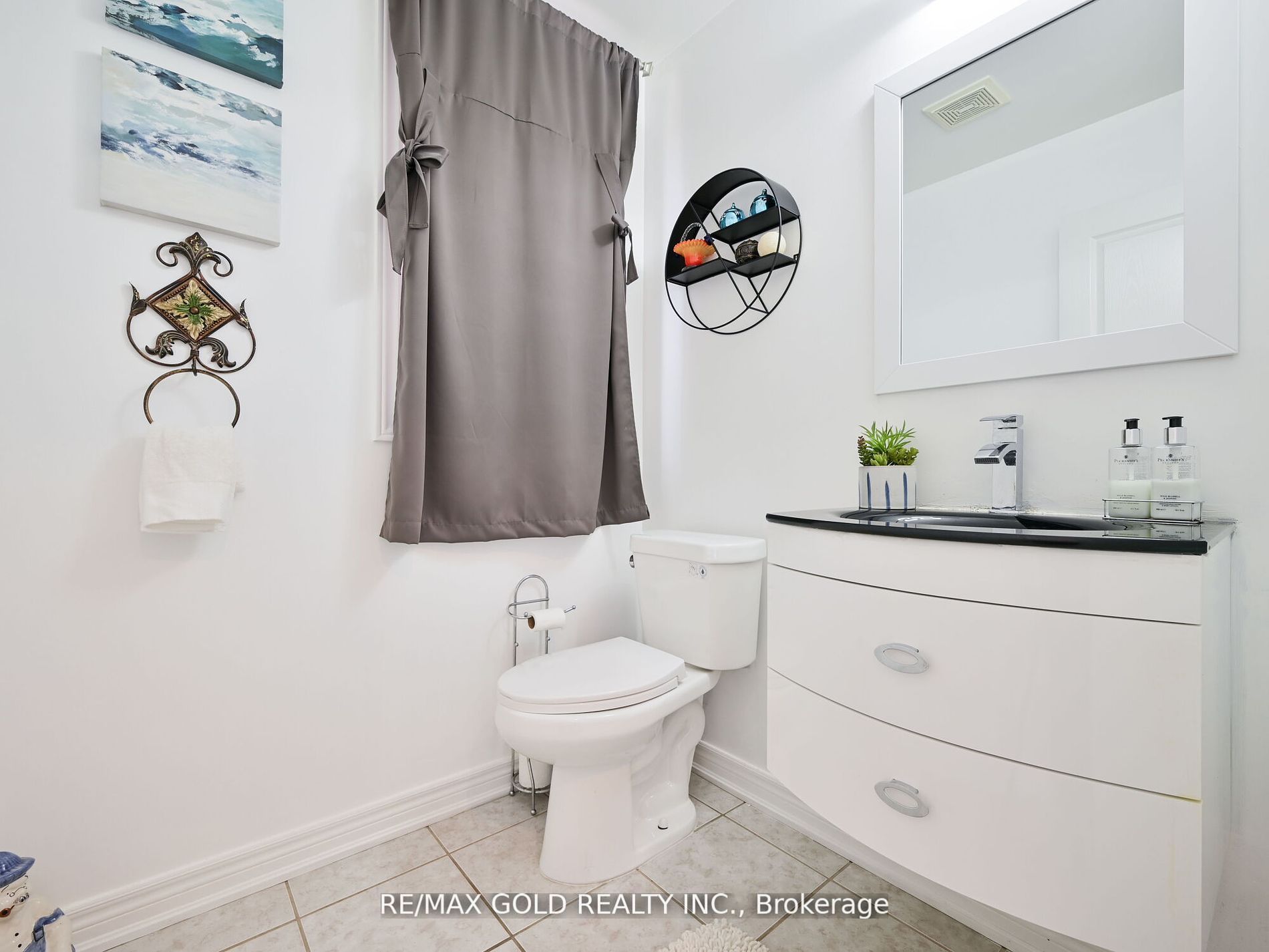 25 Maverick Cres