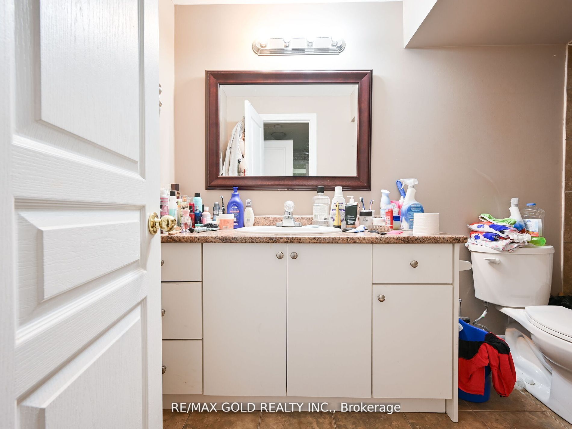25 Maverick Cres
