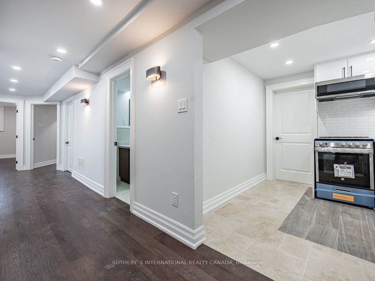 942 Fletcher Valley Cres