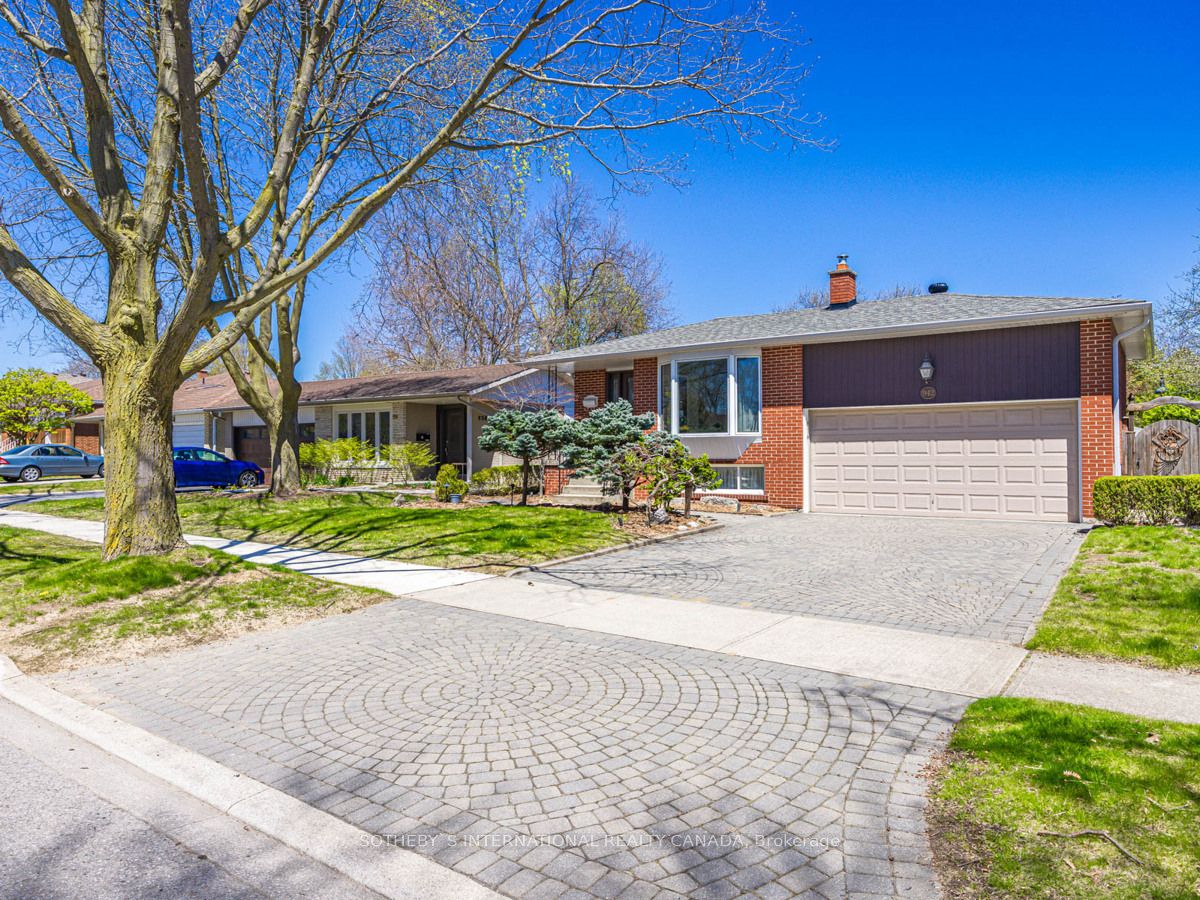 942 Fletcher Valley Cres