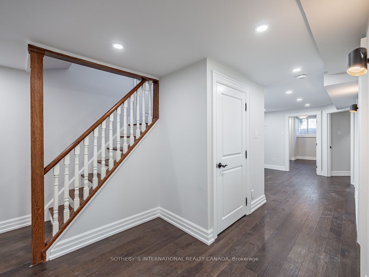 942 Fletcher Valley Cres