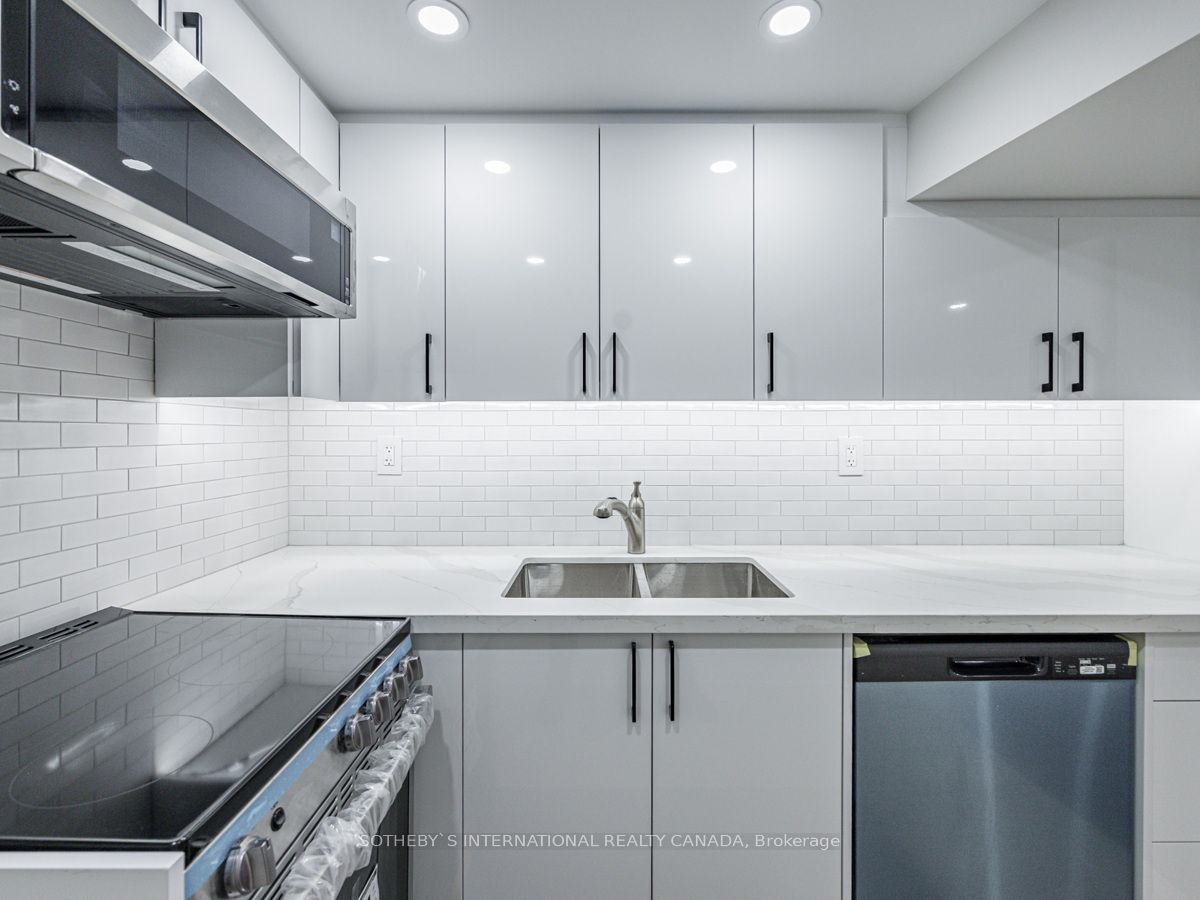 942 Fletcher Valley Cres