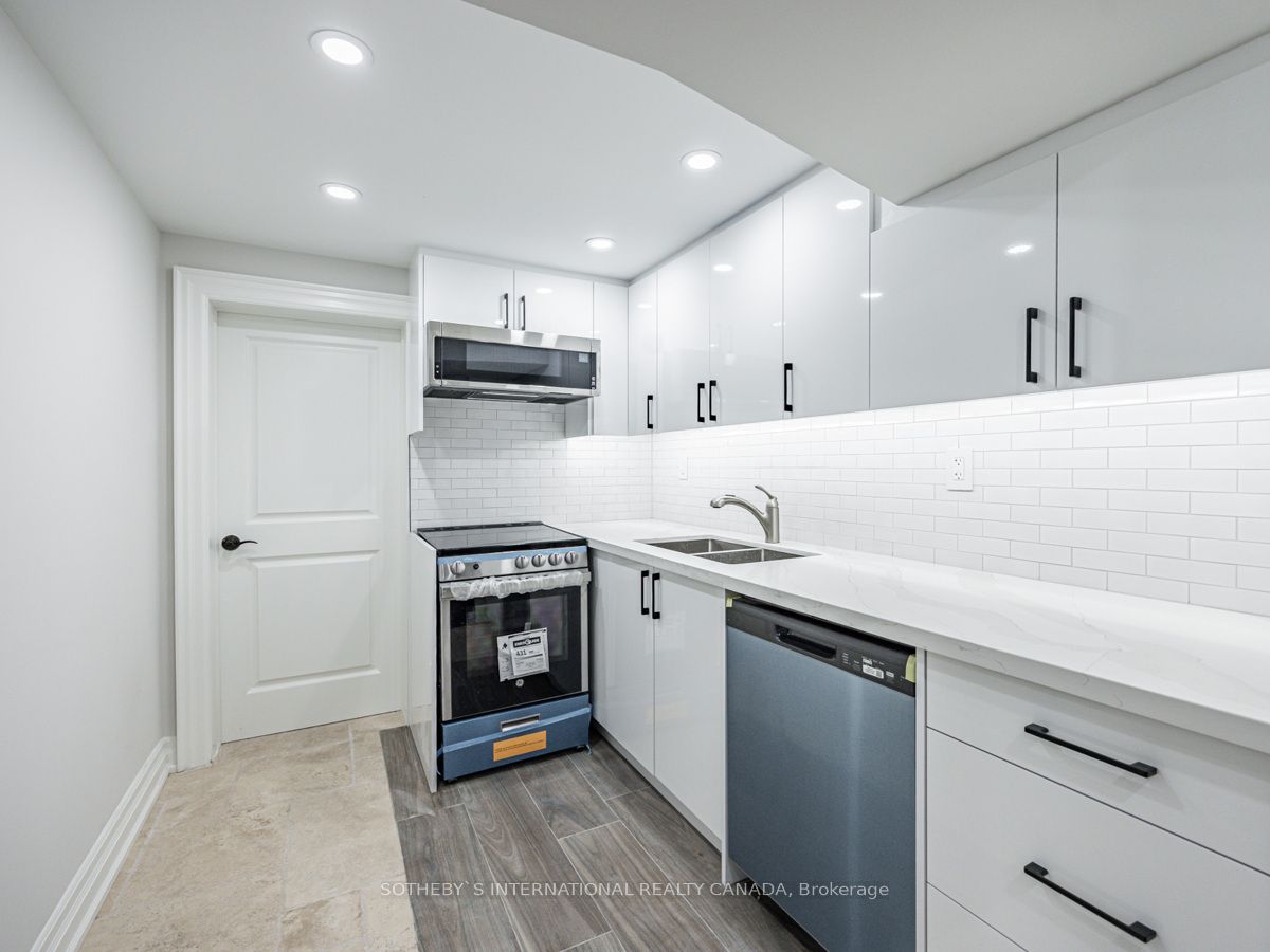 942 Fletcher Valley Cres