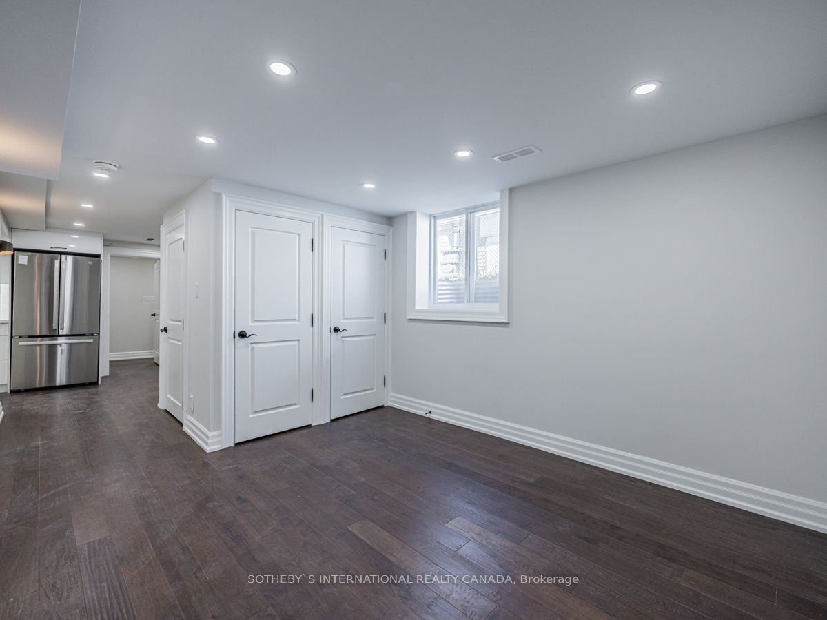 942 Fletcher Valley Cres