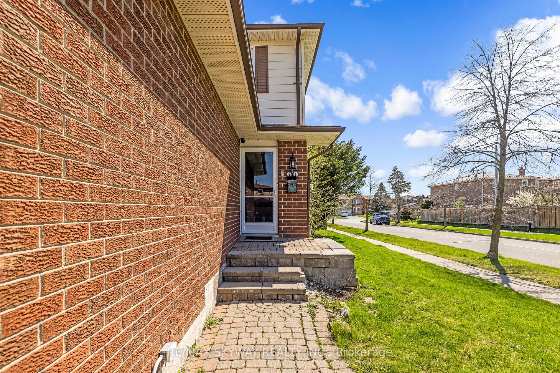 60 Martindale Crescent