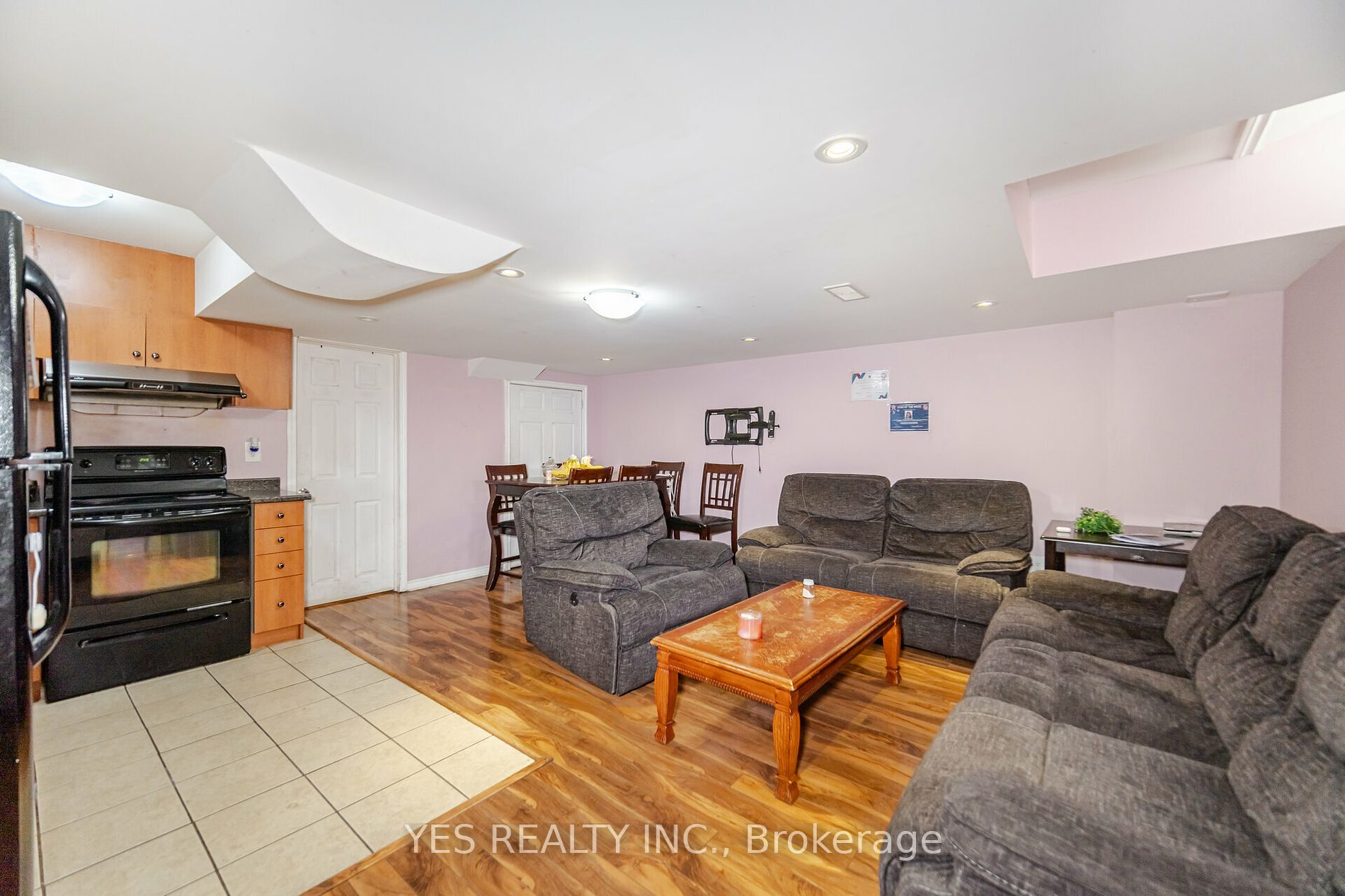 28 Totten Dr