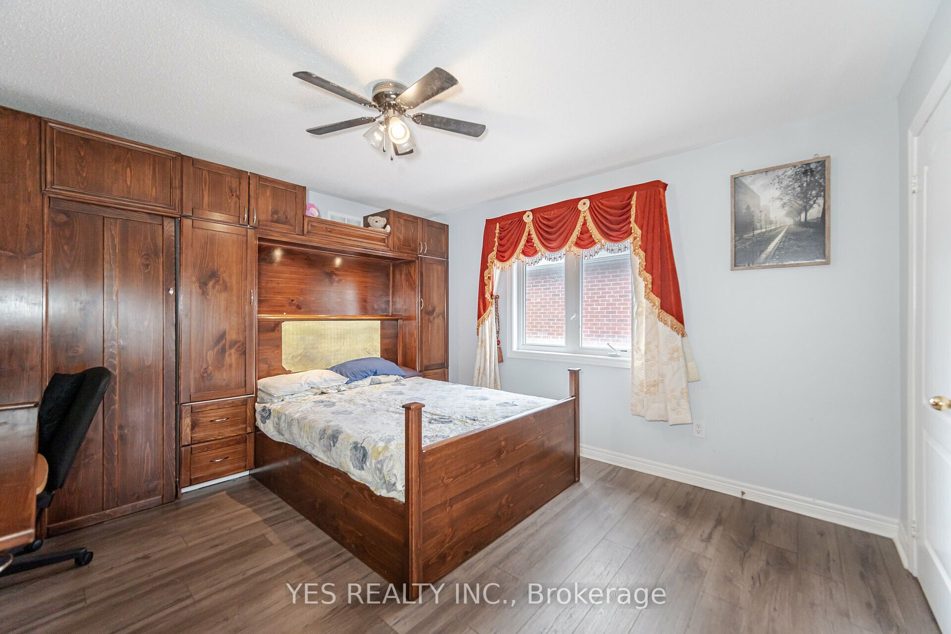 28 Totten Dr
