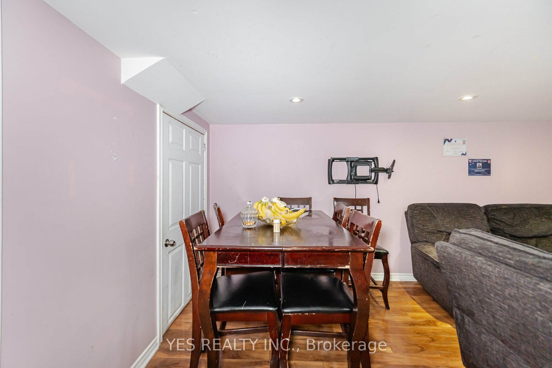 28 Totten Dr