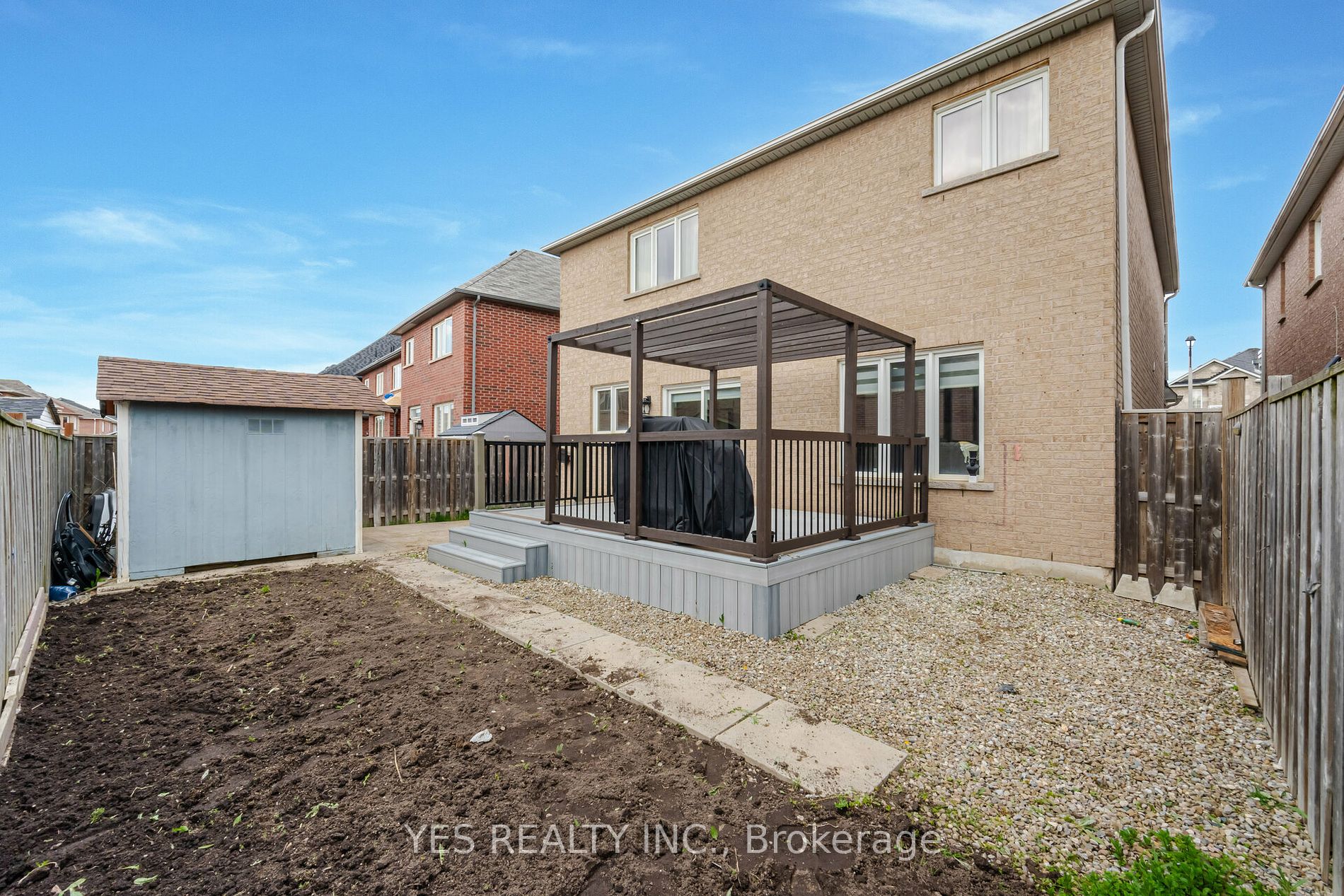 28 Totten Dr