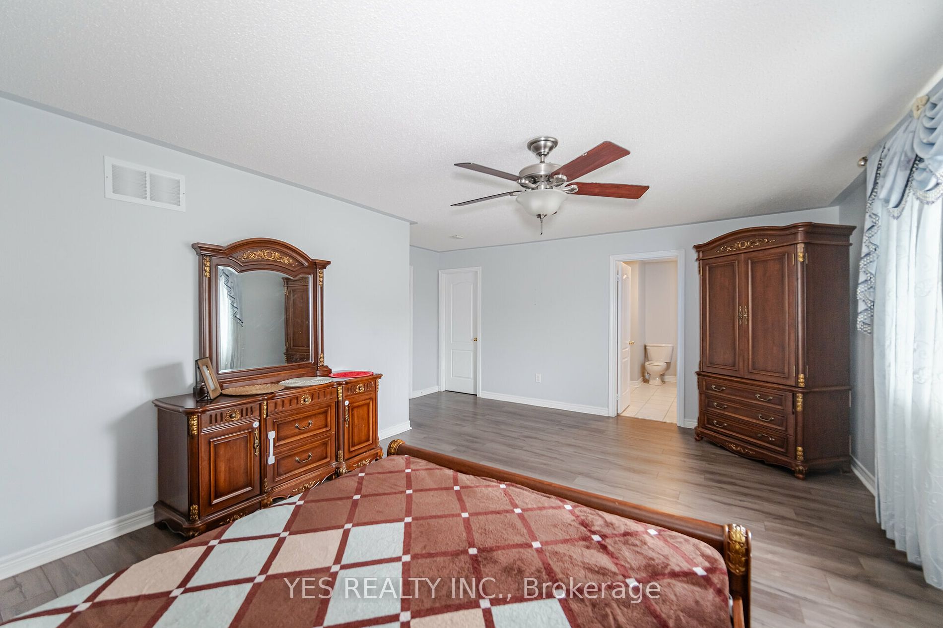 28 Totten Dr