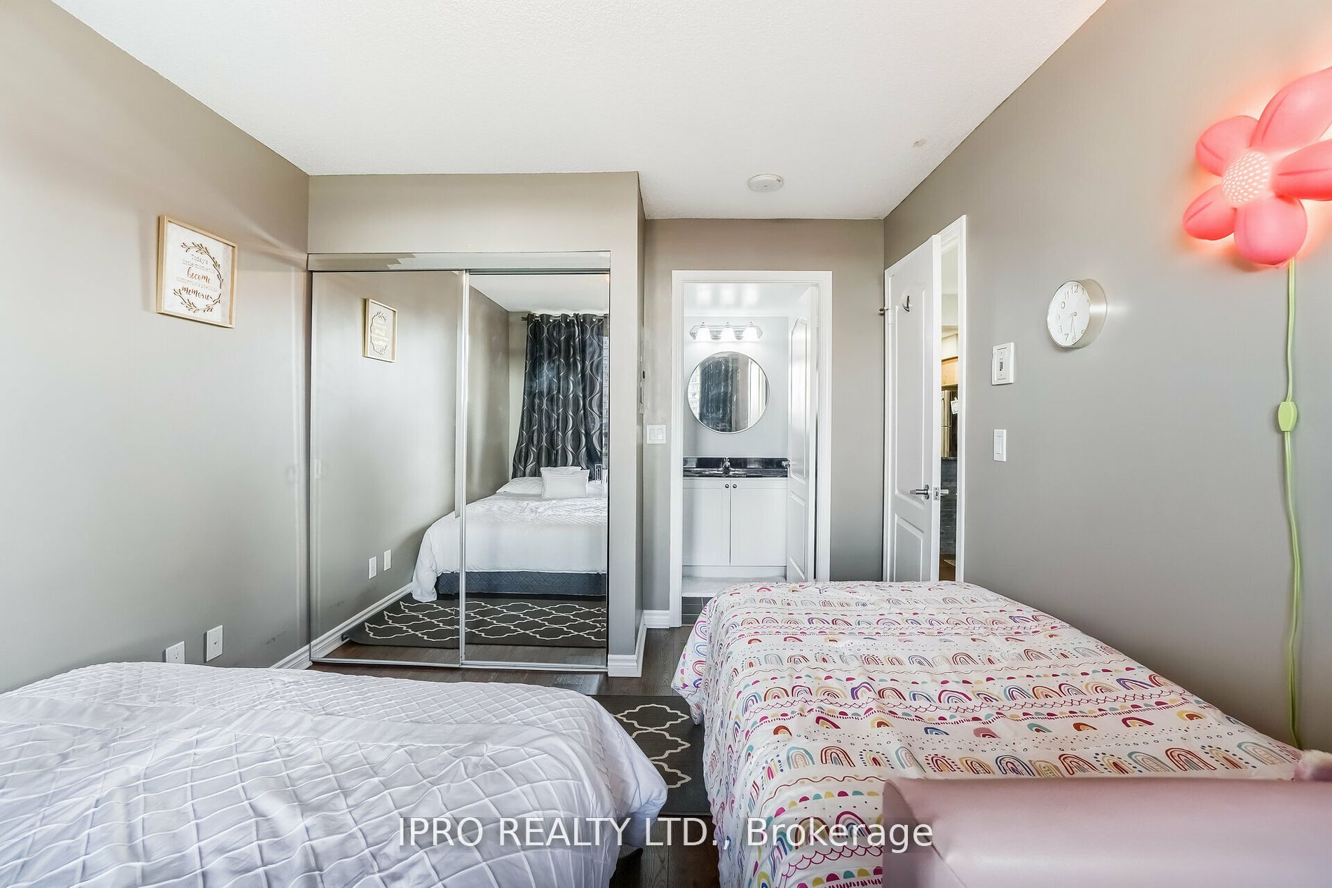 4090 Living Arts Dr, #708