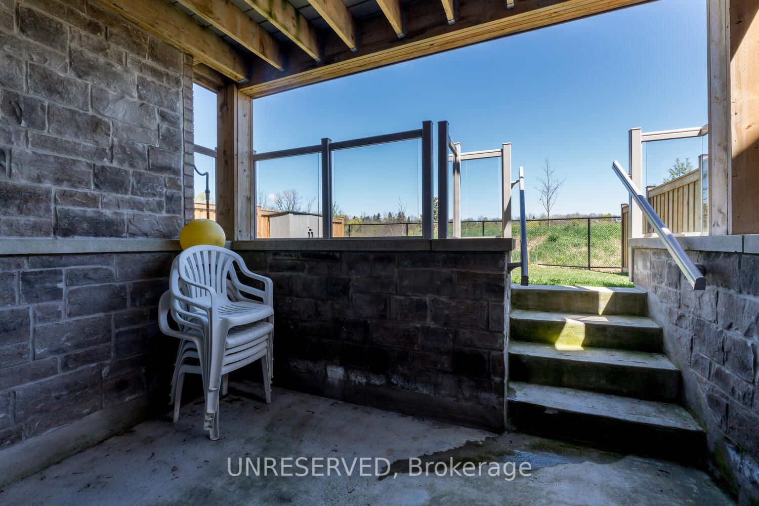 37 West Branch Drive