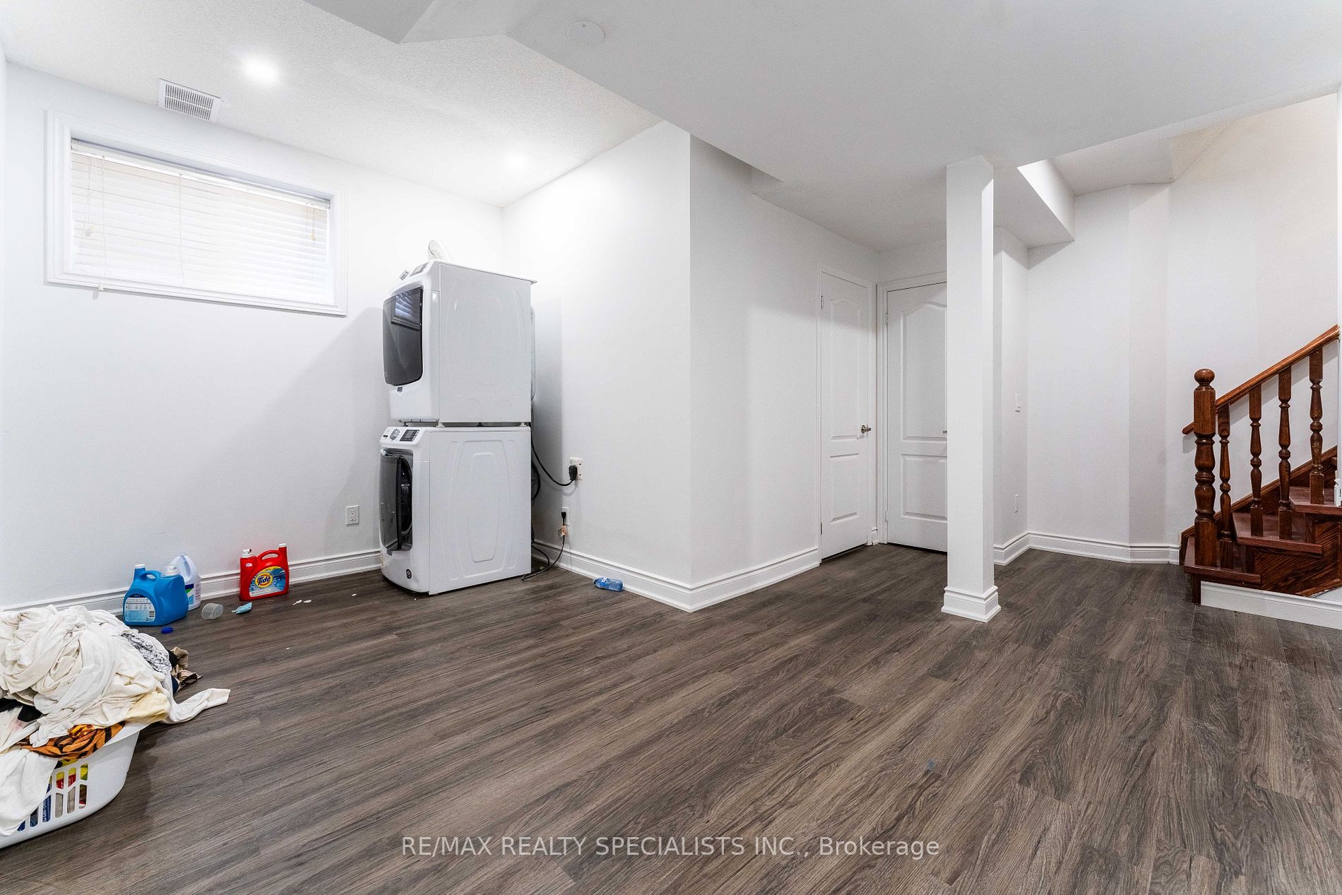 3533 Eglinton Ave W