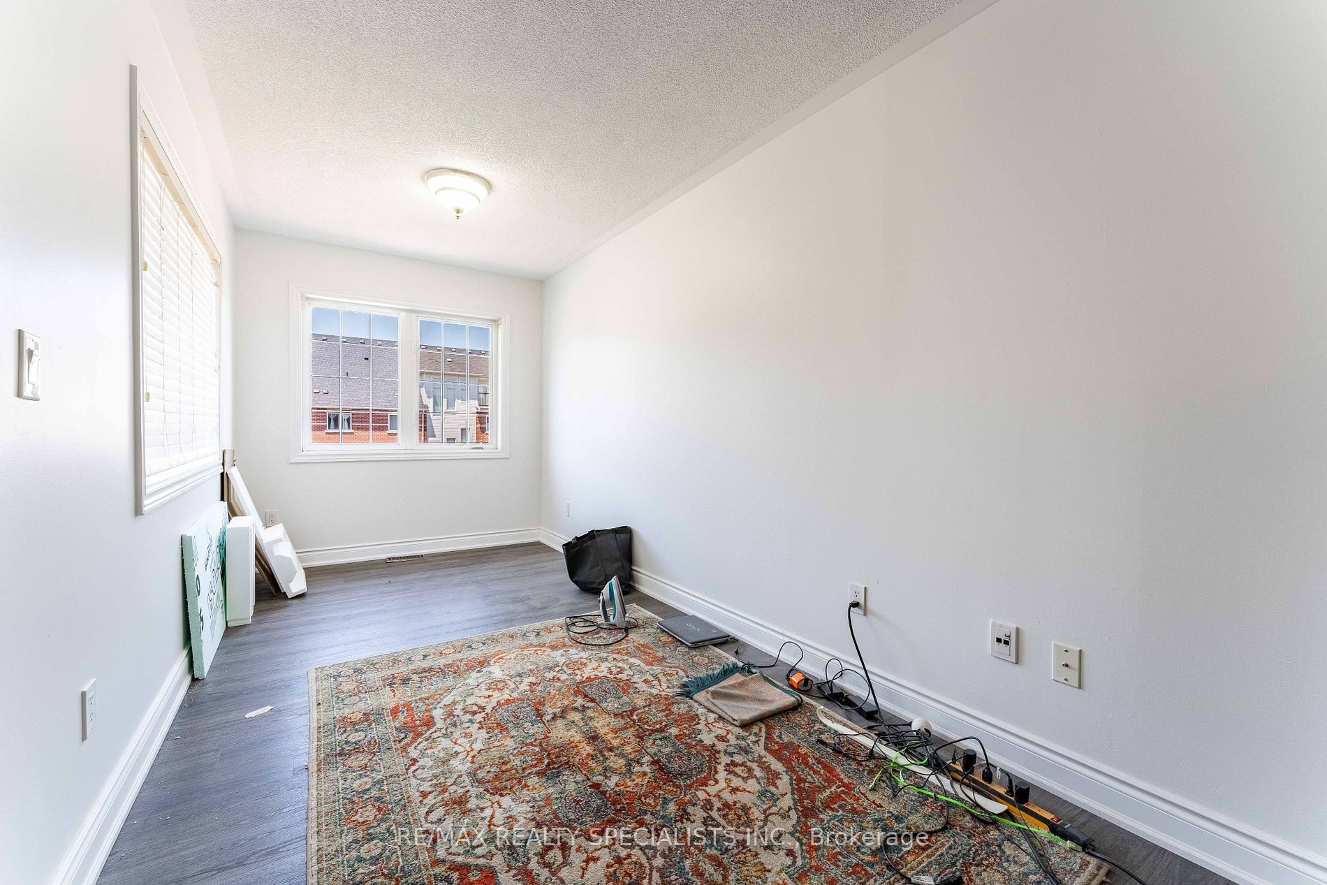 3533 Eglinton Ave W