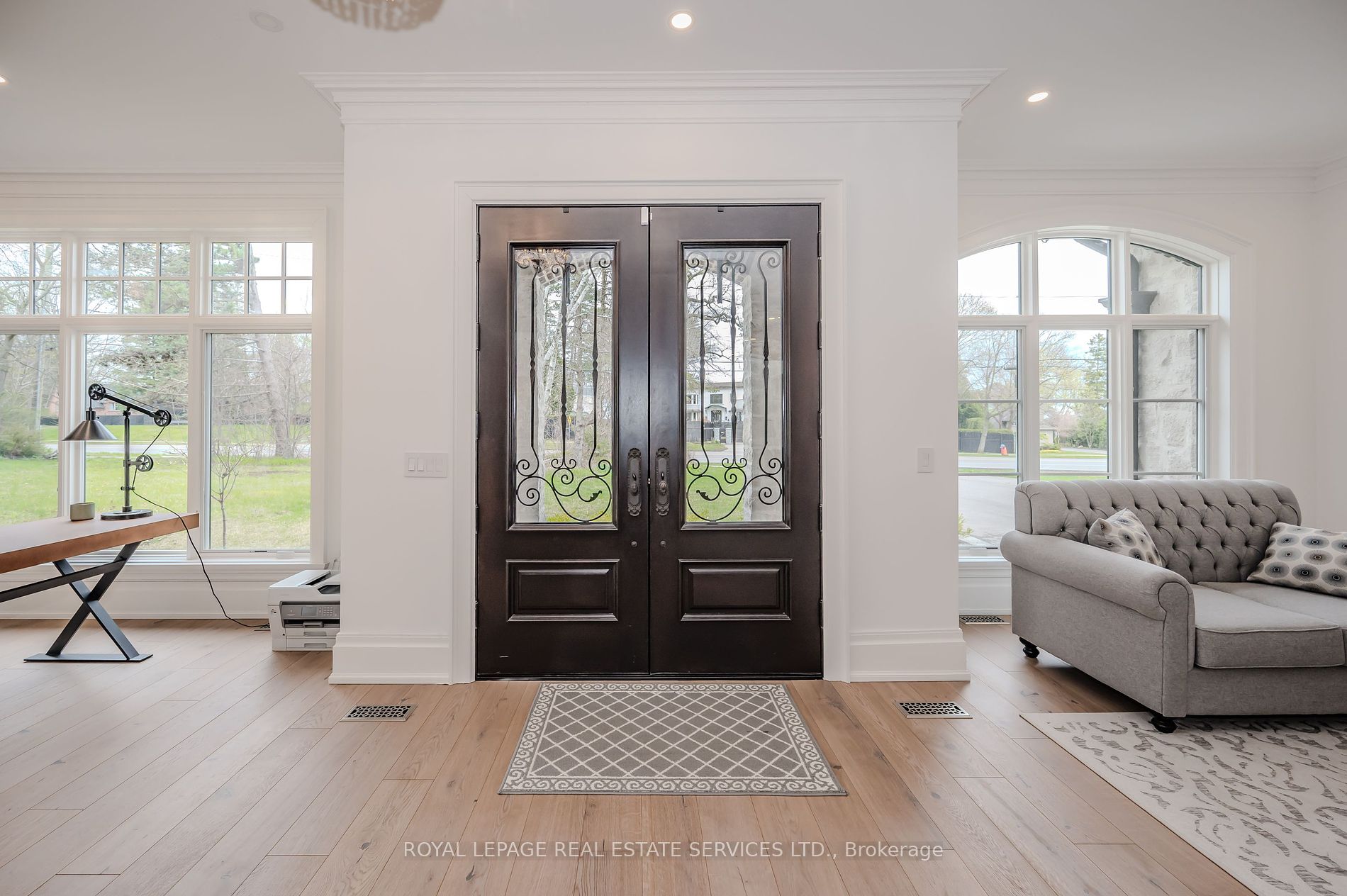 1257 Lakeshore Road W