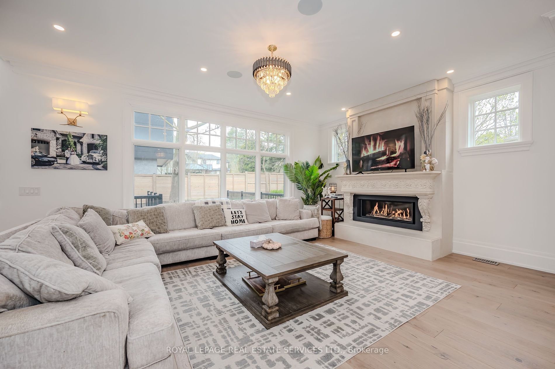 1257 Lakeshore Road W