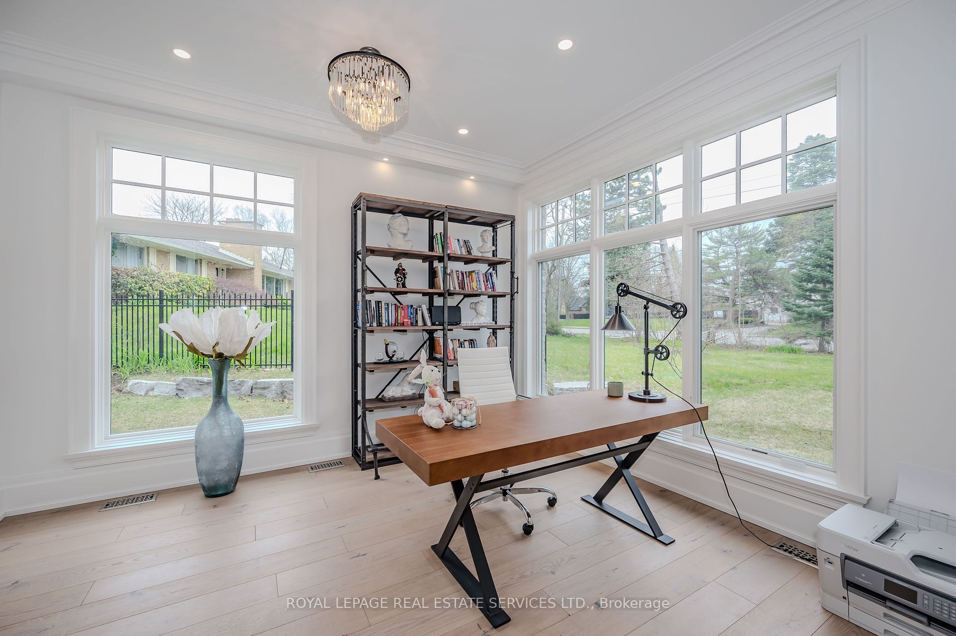 1257 Lakeshore Road W