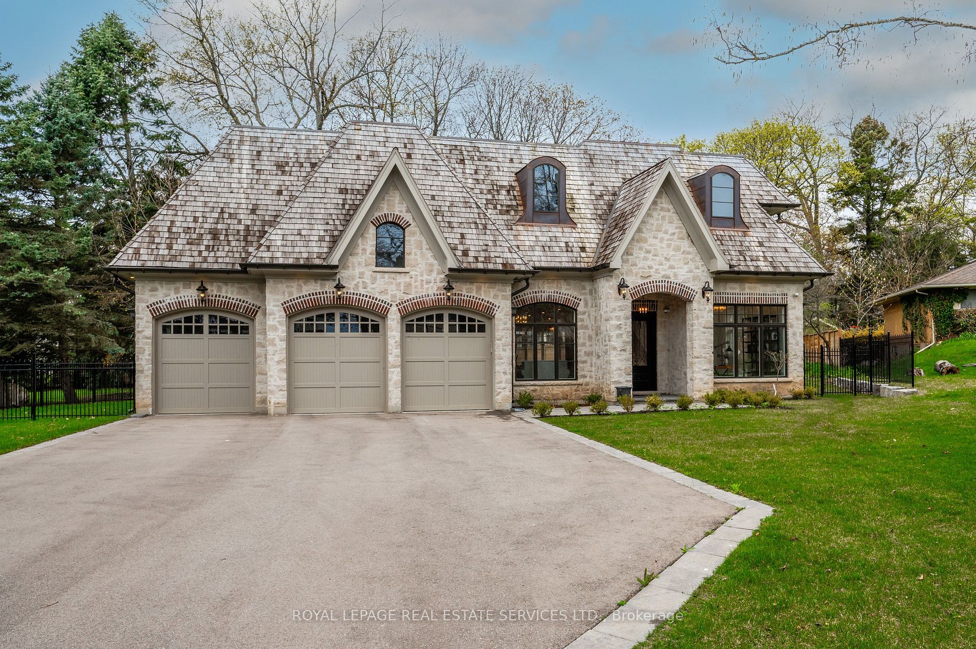 1257 Lakeshore Road W