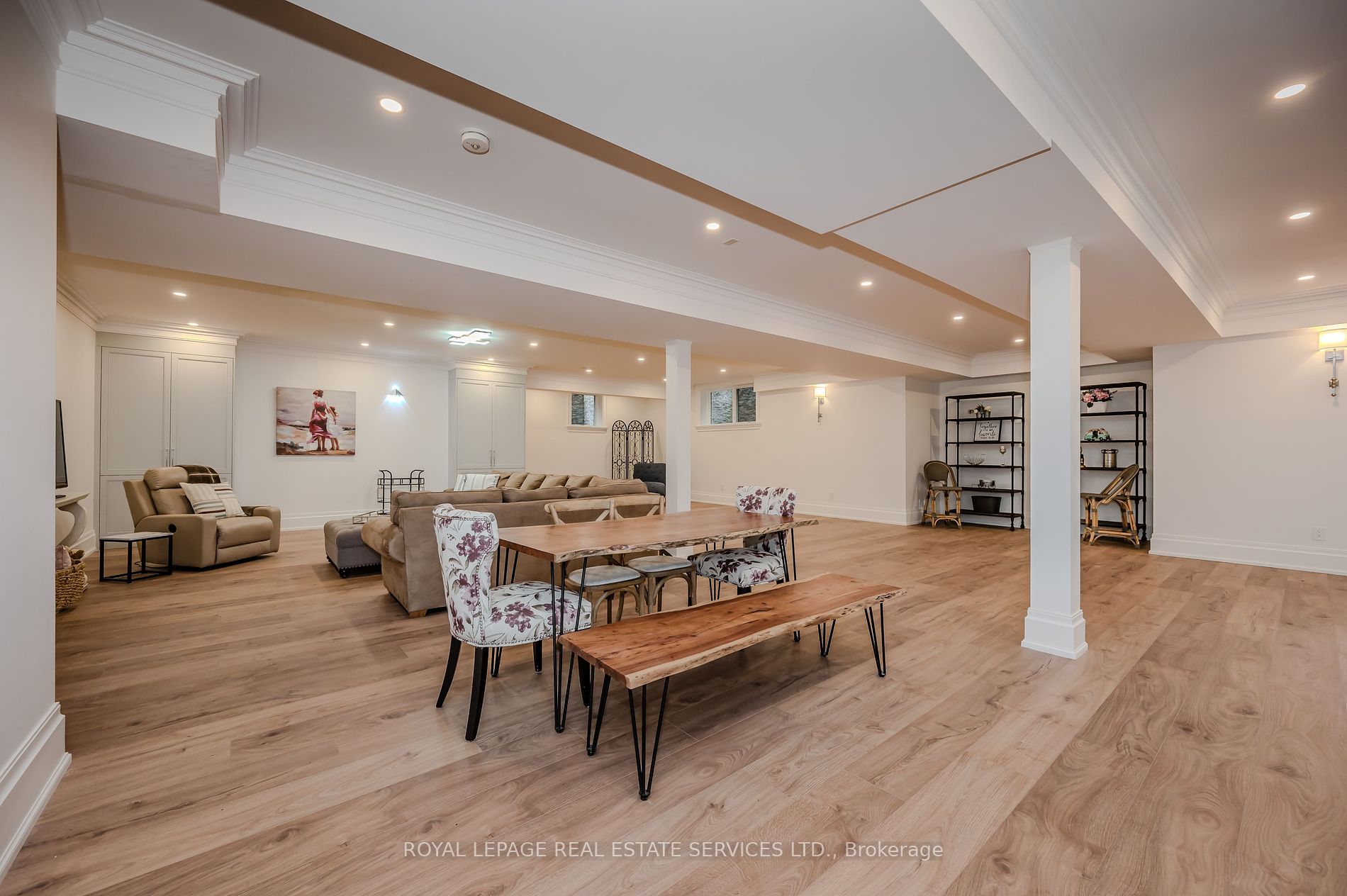 1257 Lakeshore Road W