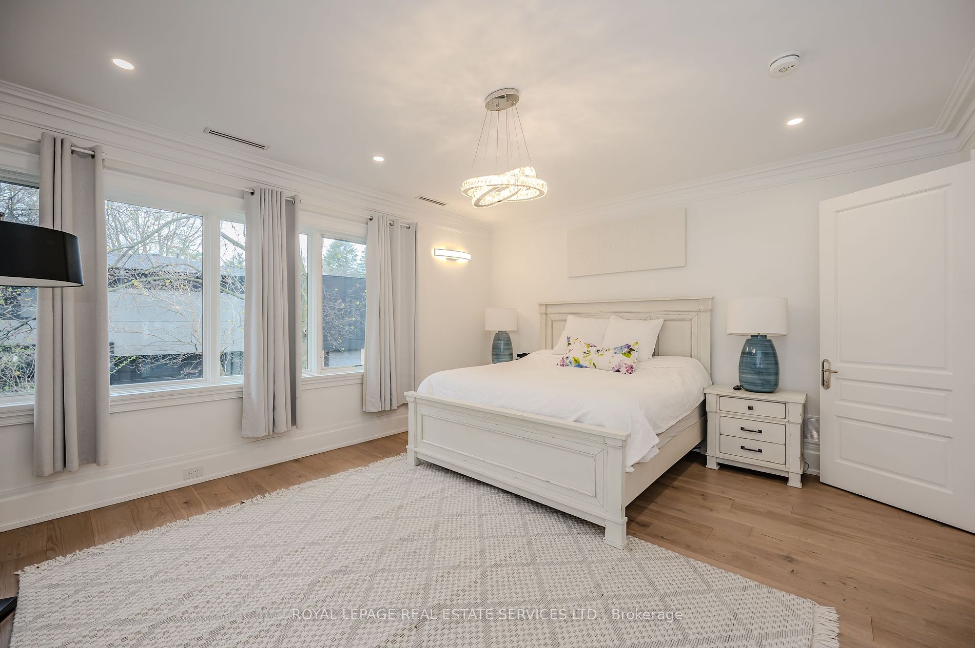 1257 Lakeshore Road W