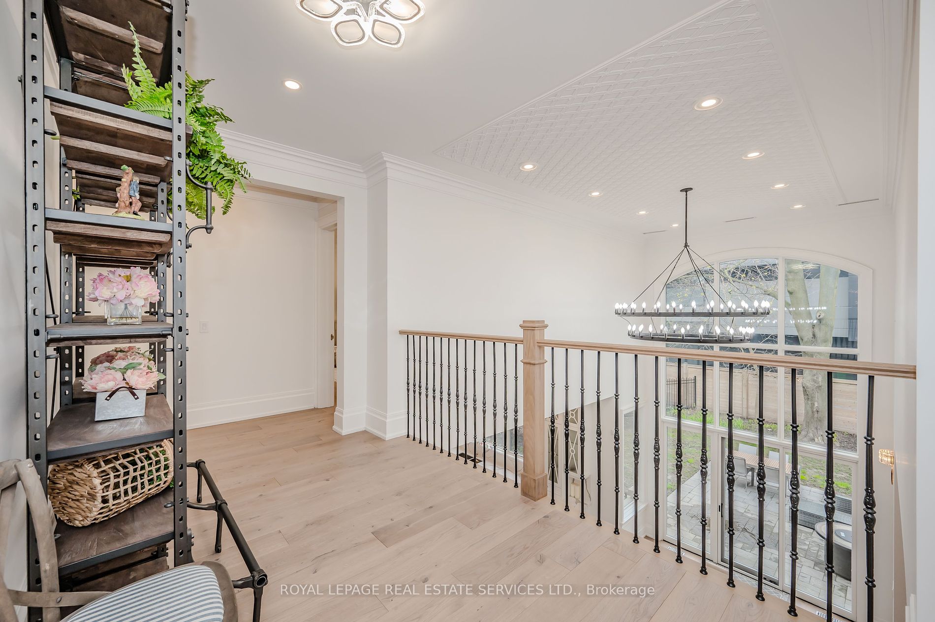 1257 Lakeshore Road W