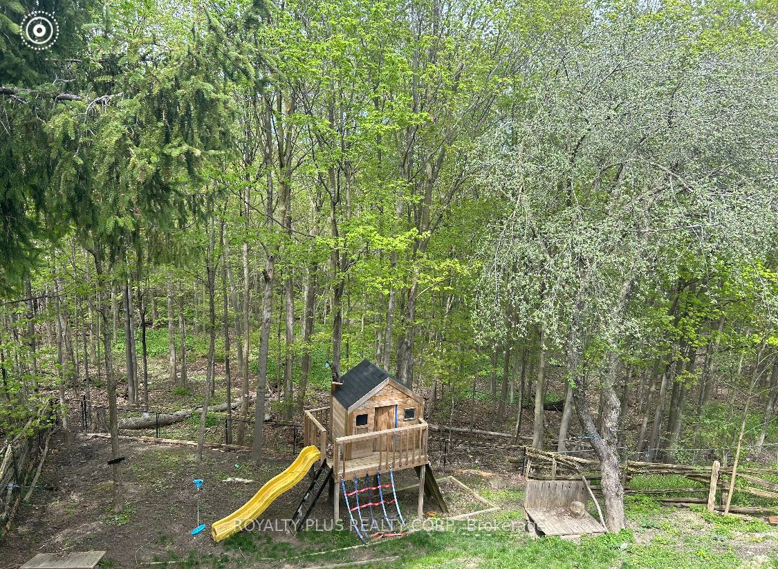 352 Hersey Cres