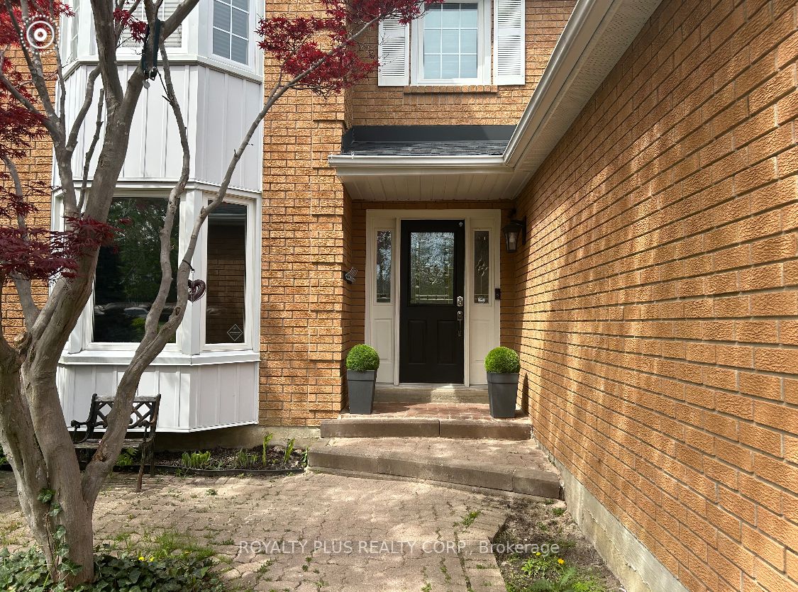 352 Hersey Cres