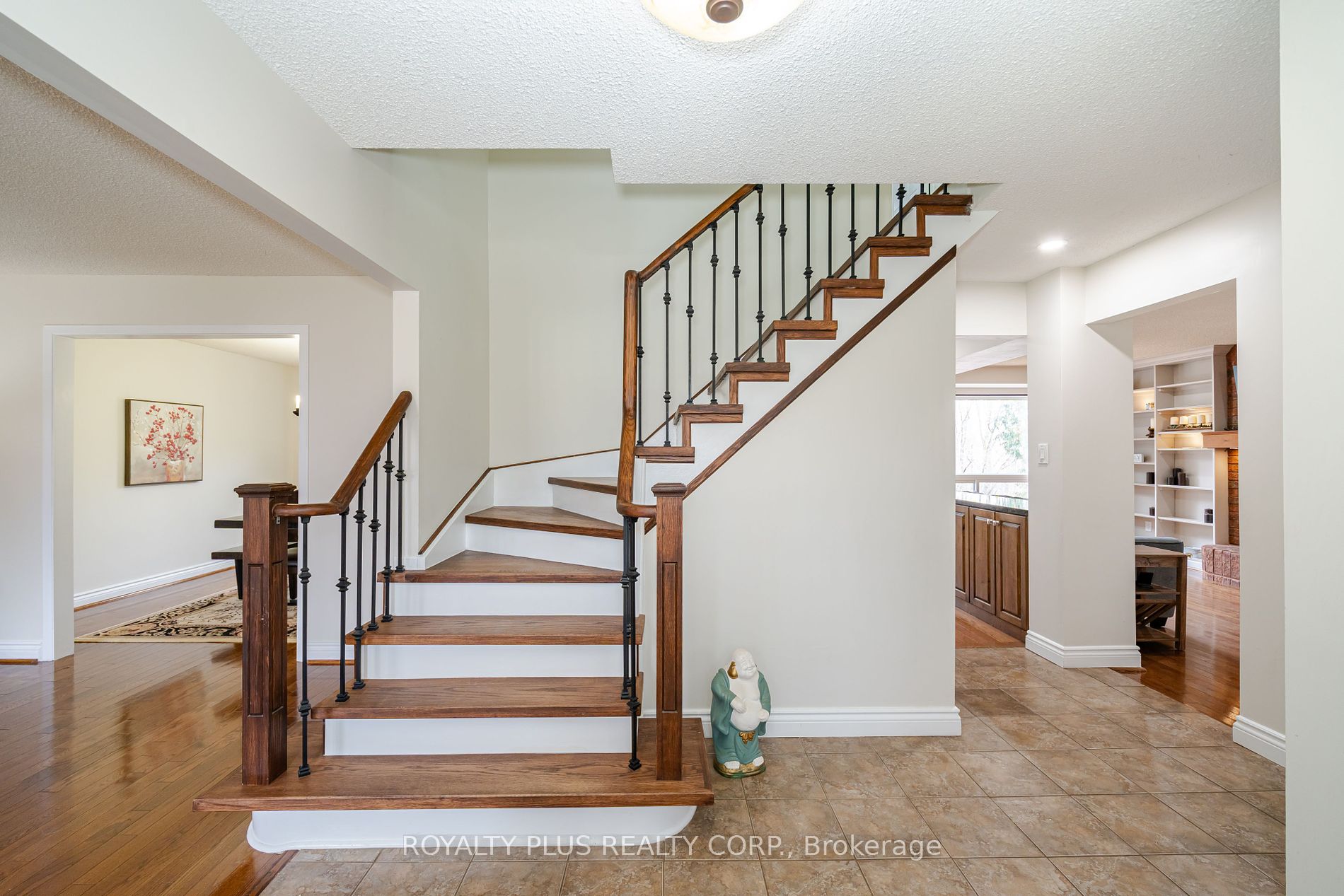 352 Hersey Cres