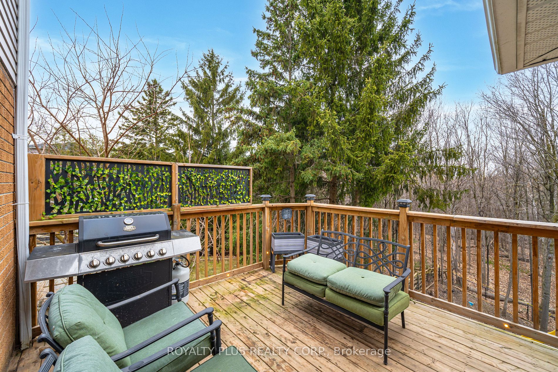 352 Hersey Cres