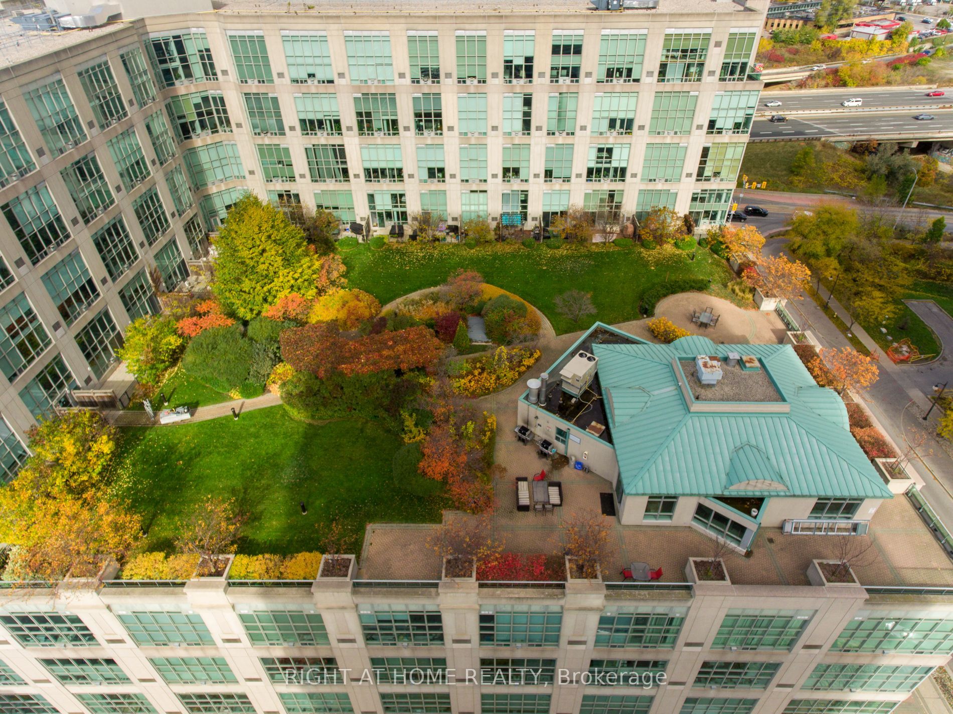 300 Manitoba Street, #311