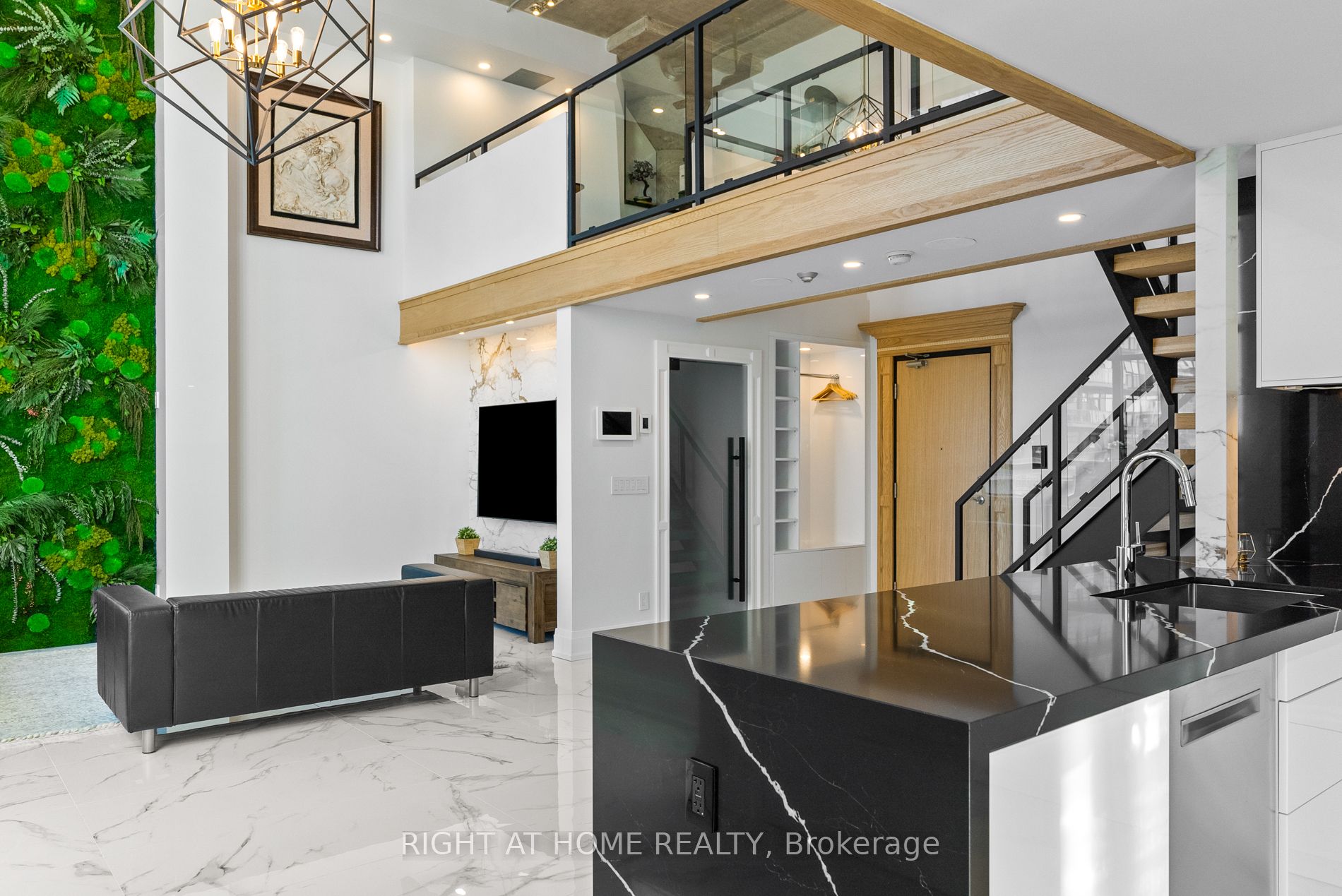 300 Manitoba Street, #311