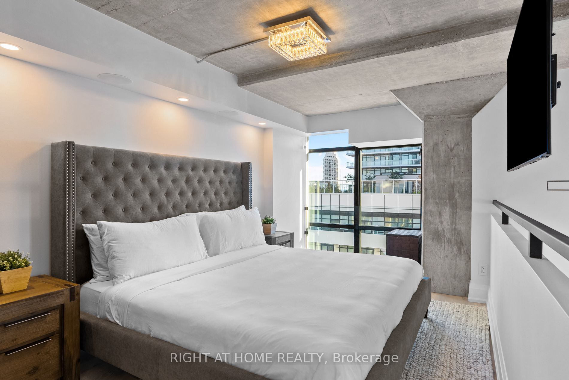 300 Manitoba St, #311