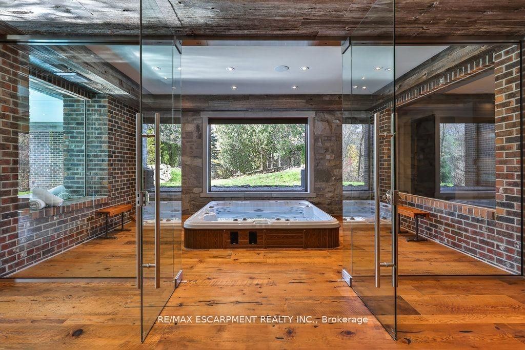 1300 Oak Lane