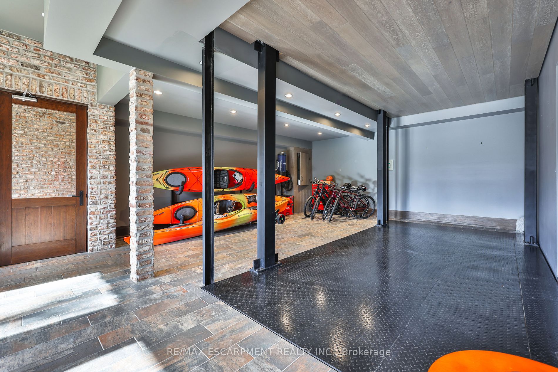 1300 Oak Lane