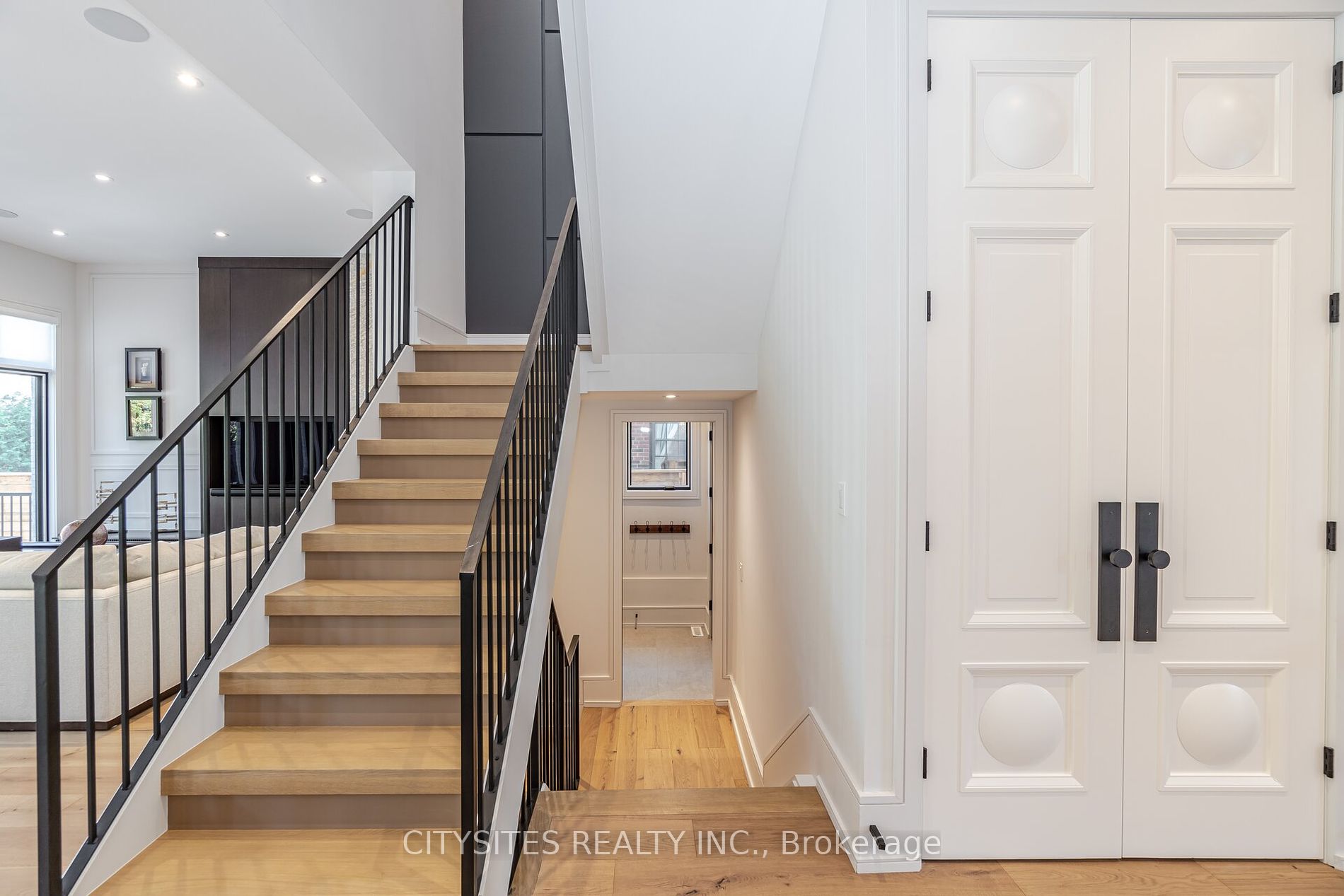 85 Kingsway Cres