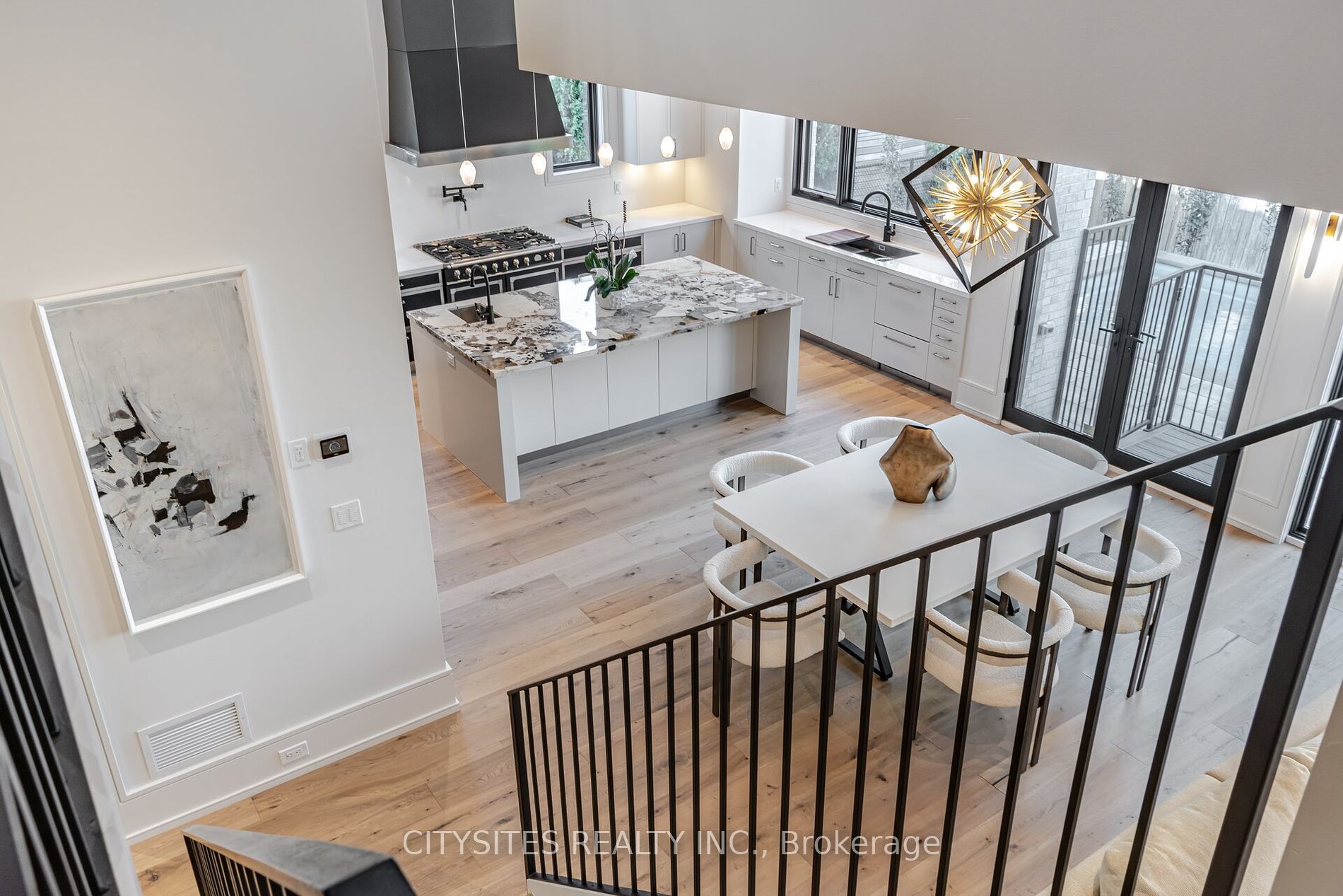 85 Kingsway Cres
