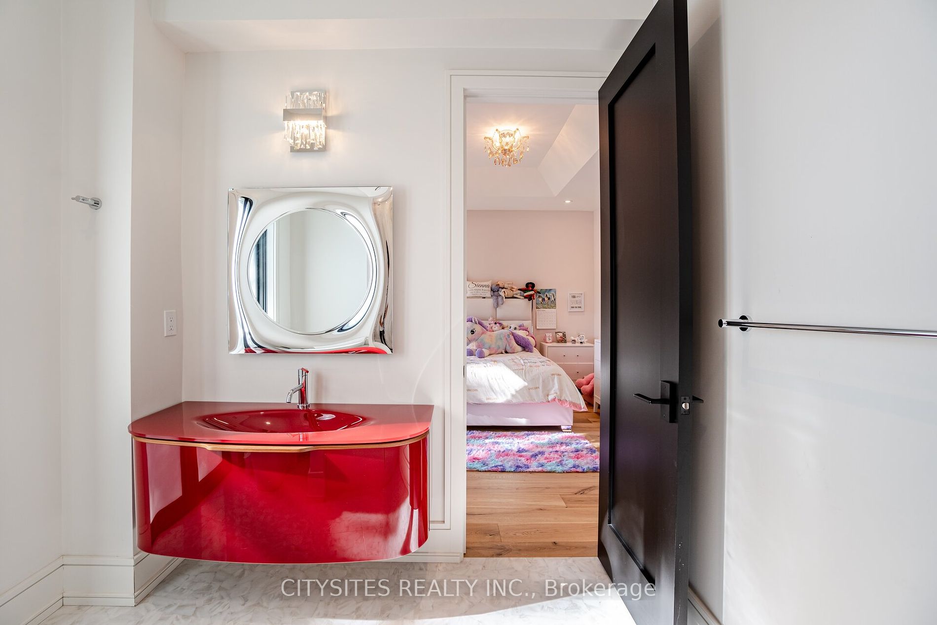 85 Kingsway Cres