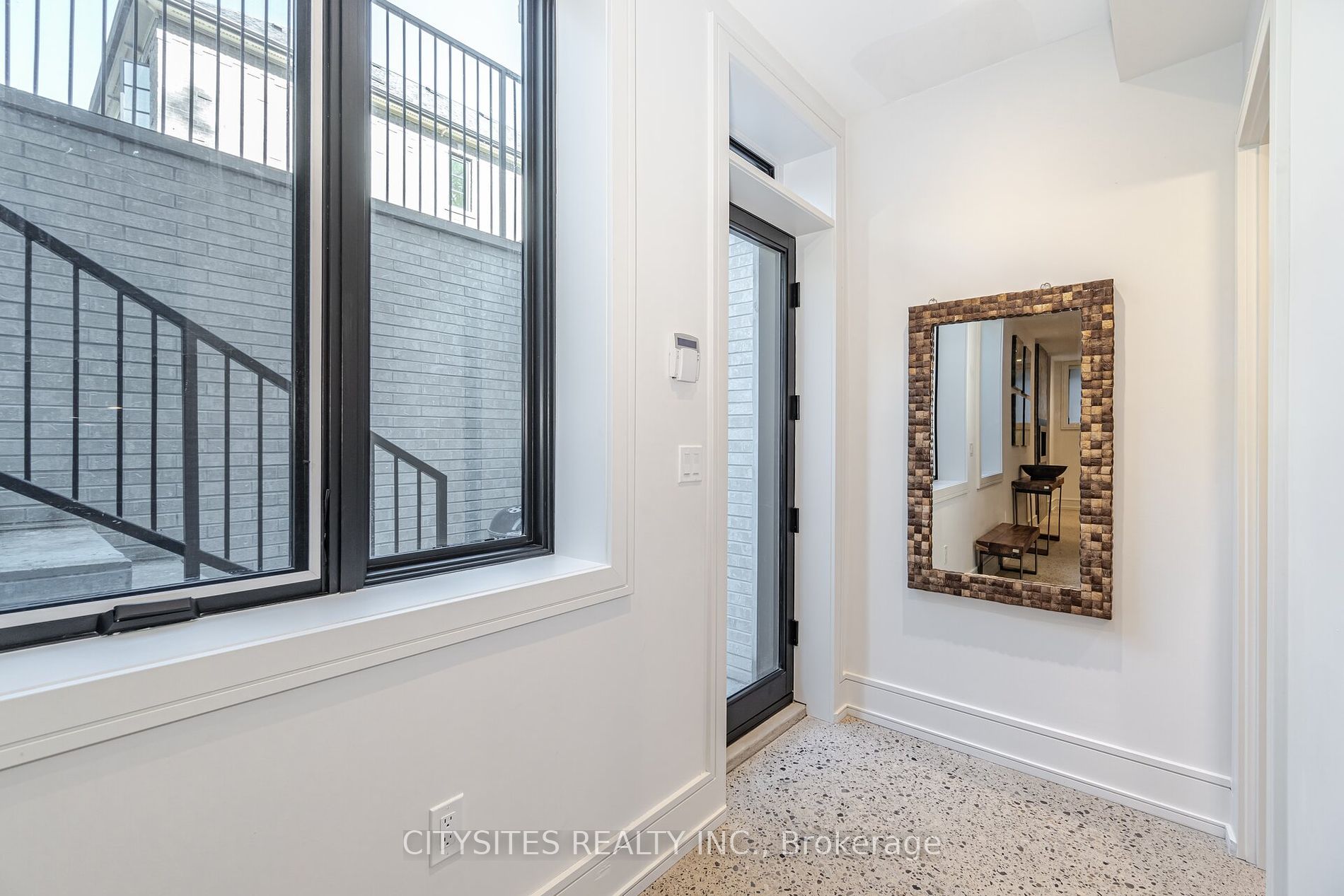 85 Kingsway Cres