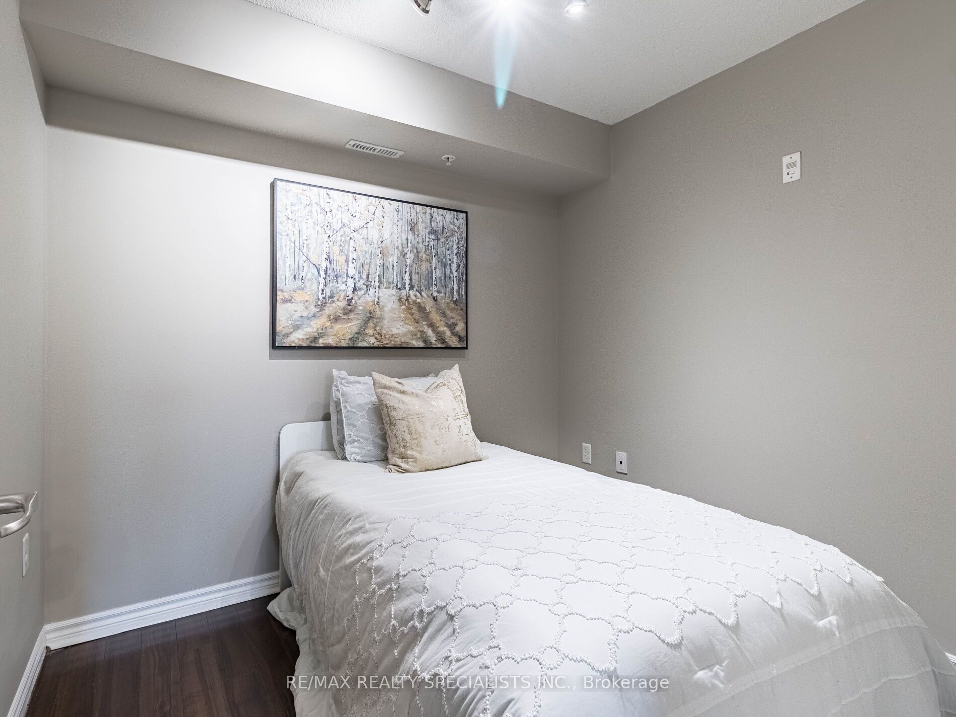 1380 Main Street E, #408
