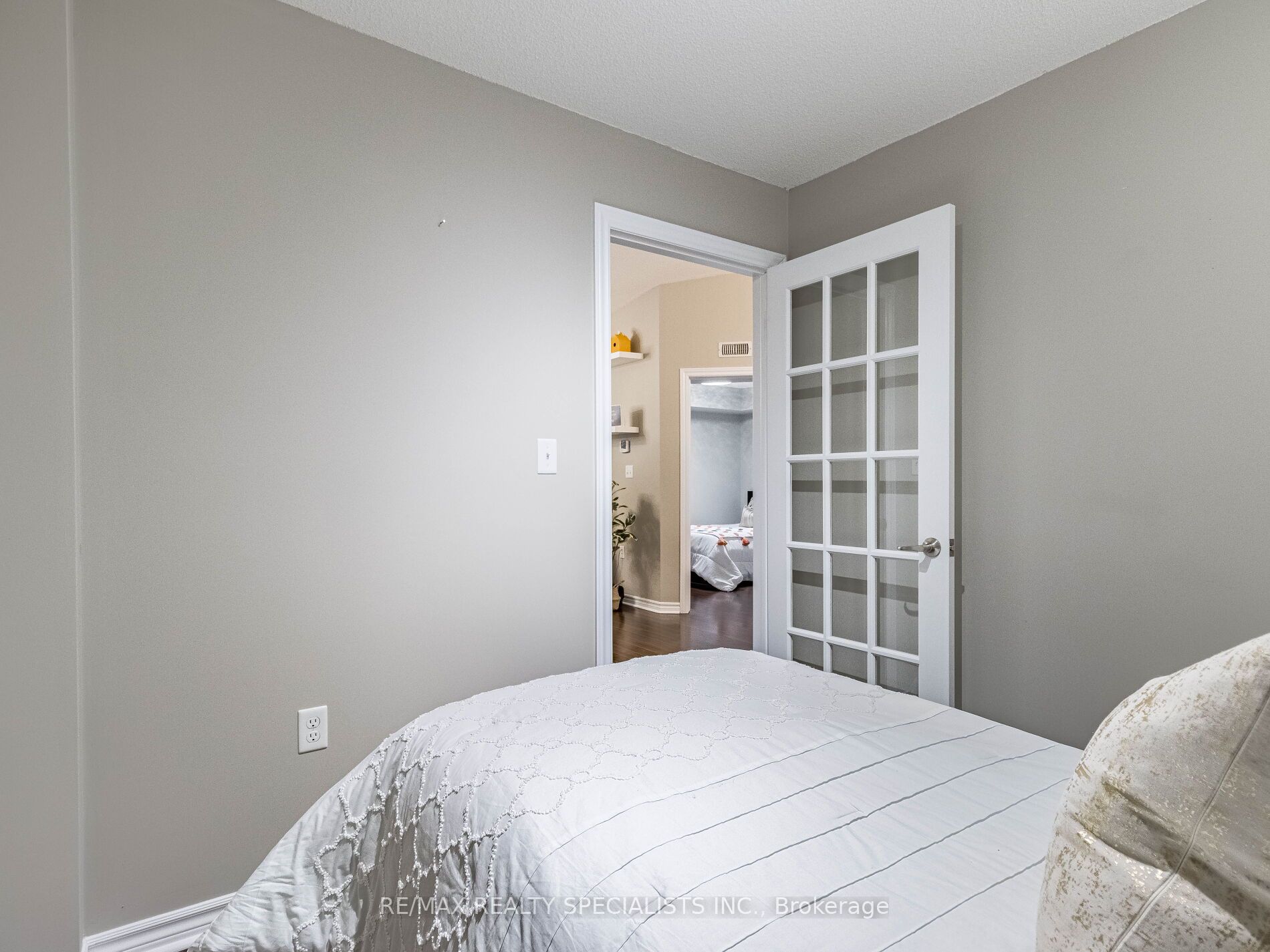 1380 Main Street E, #408