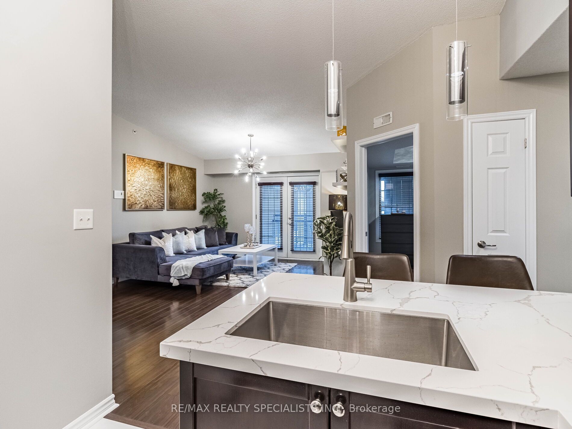 1380 Main Street E, #408