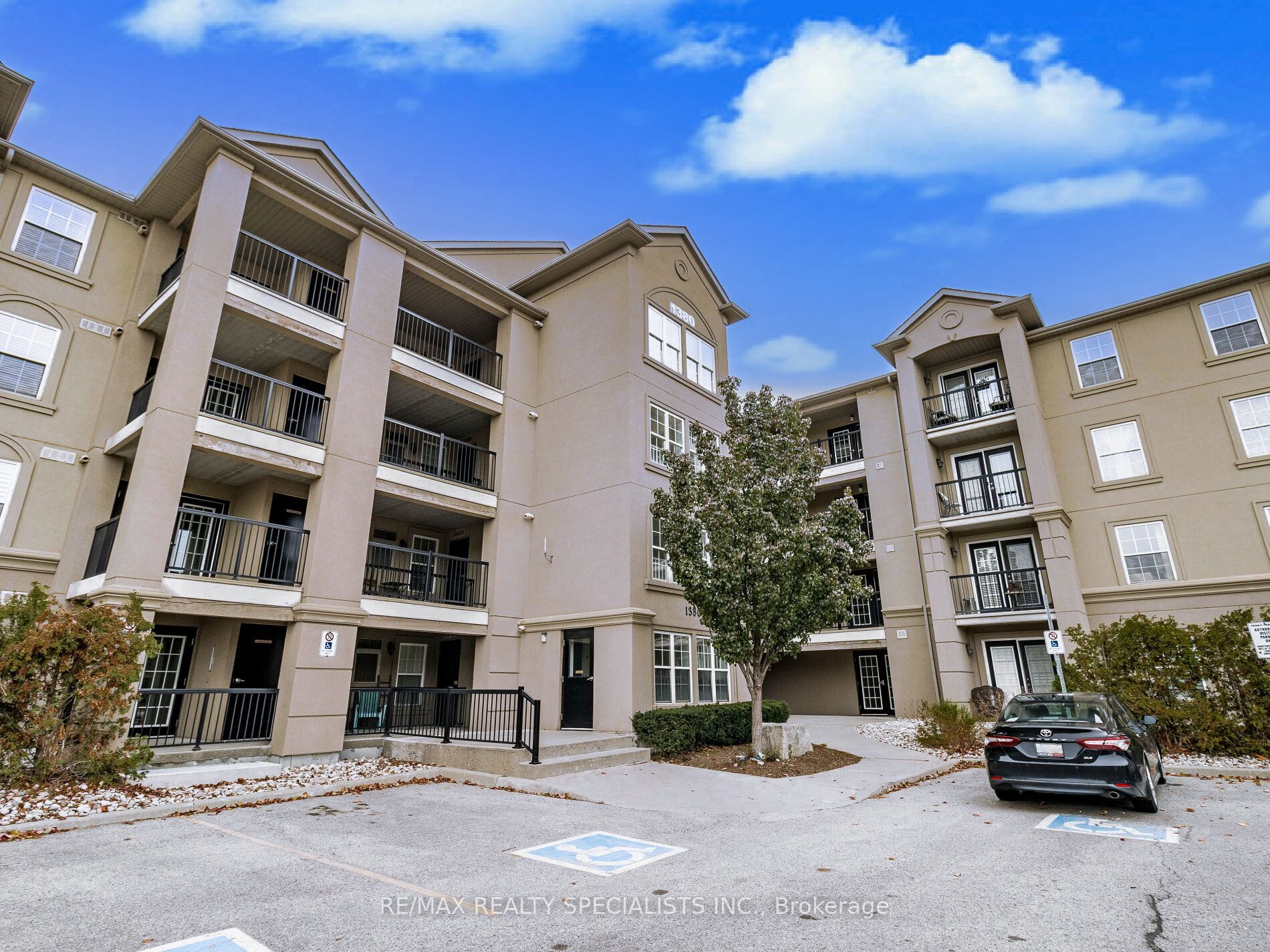 1380 Main Street E, #408