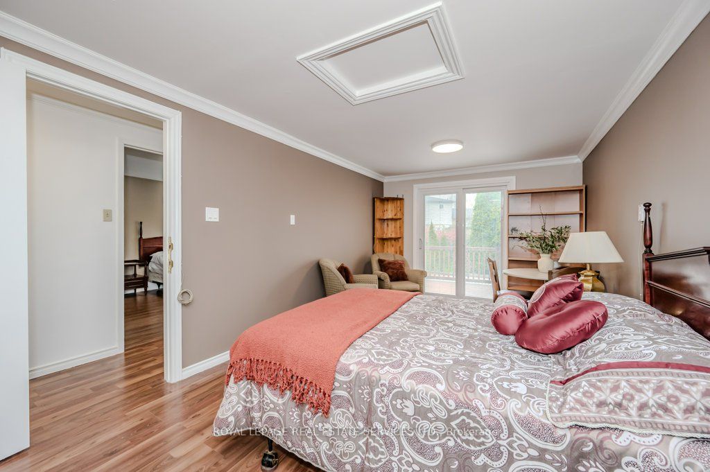 367 Yale Crescent